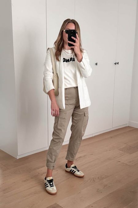 The perfect look for a little bit of a dressy element and a casual, sporty look. 


Women's fashion, women's outfit idea, outfit inspo, trending fashion, how to style a blazer, white blazer fashion, classic fashion, chic fashion

#LTKstyletip #LTKSeasonal