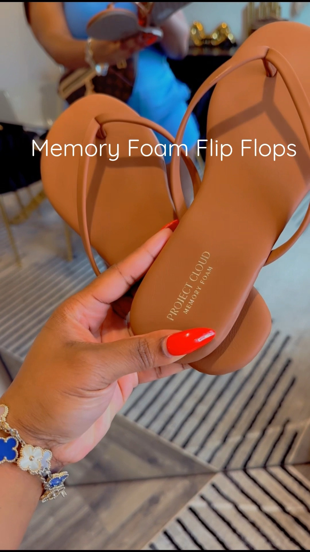 Luxury feels but budget friendly! These are the best flip flops I own so comfy& durable.
•Fits true to size 
•chocolate color
#ltkshoes

#LTKootd #LTKmomlife #LTKMidsize