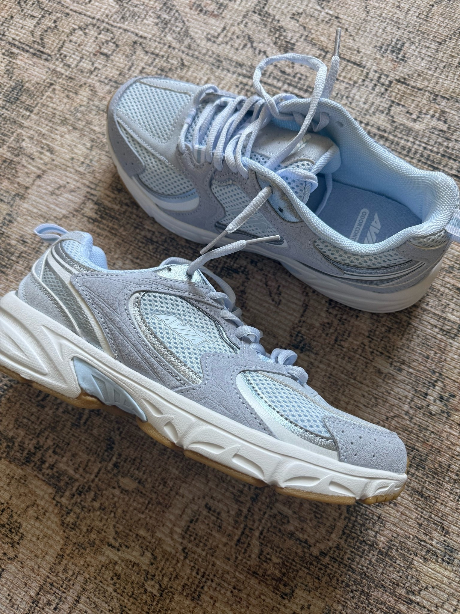 I sized up a half size! #lookforless #under25 #sneakers #babyblue

#LTKootd #LTKmomlife