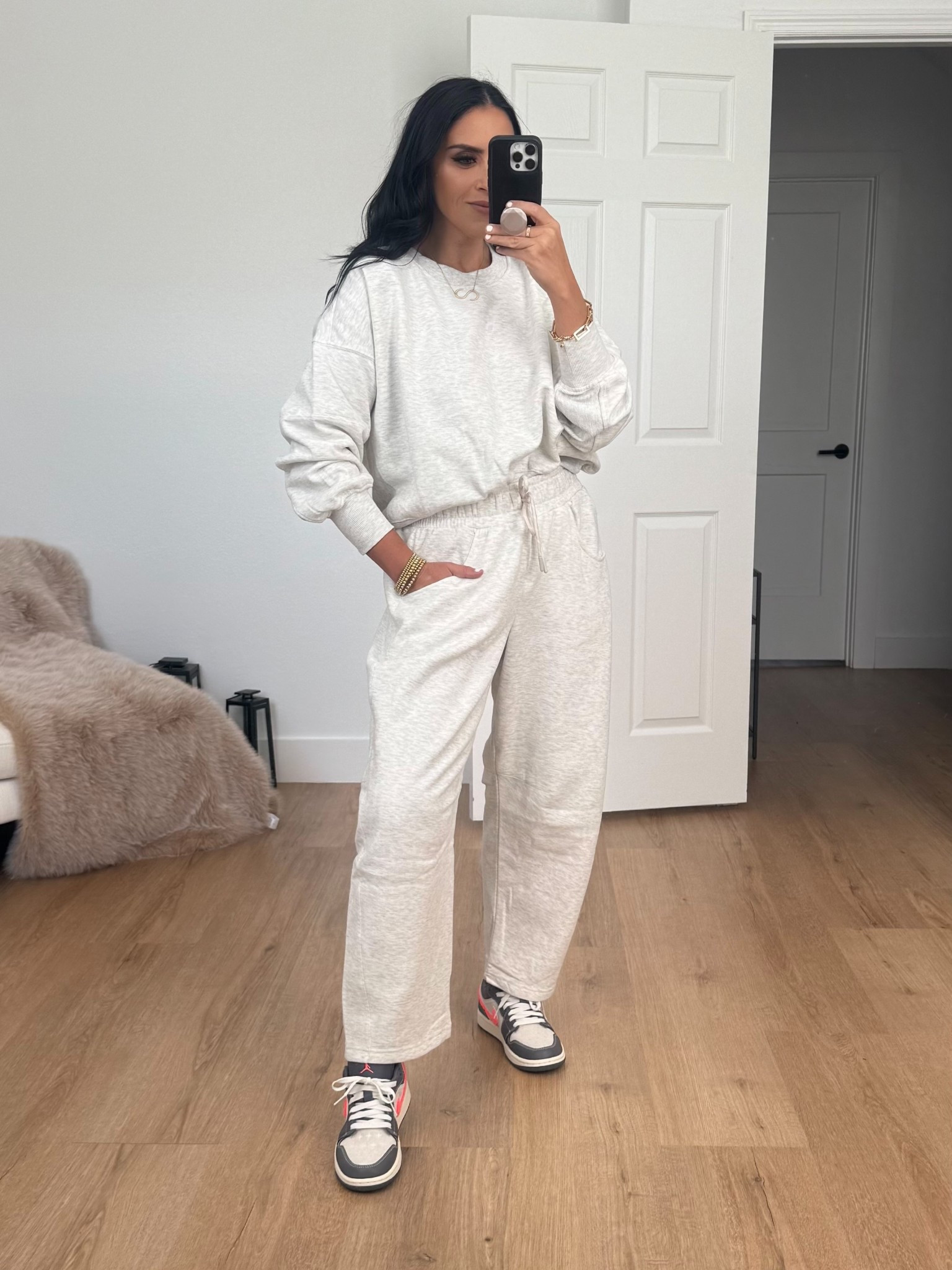 Celebrity Pink Women's Barrel Leg Sweatpants wearing size medium only $18. Oversized Boyfriend Sweatshirt wearing size medium only $16
