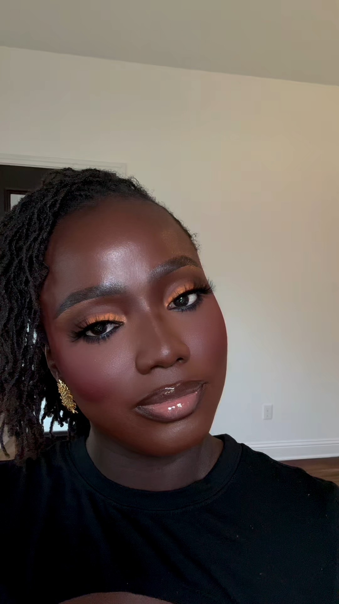 Yellow on dark skin is gold 😍