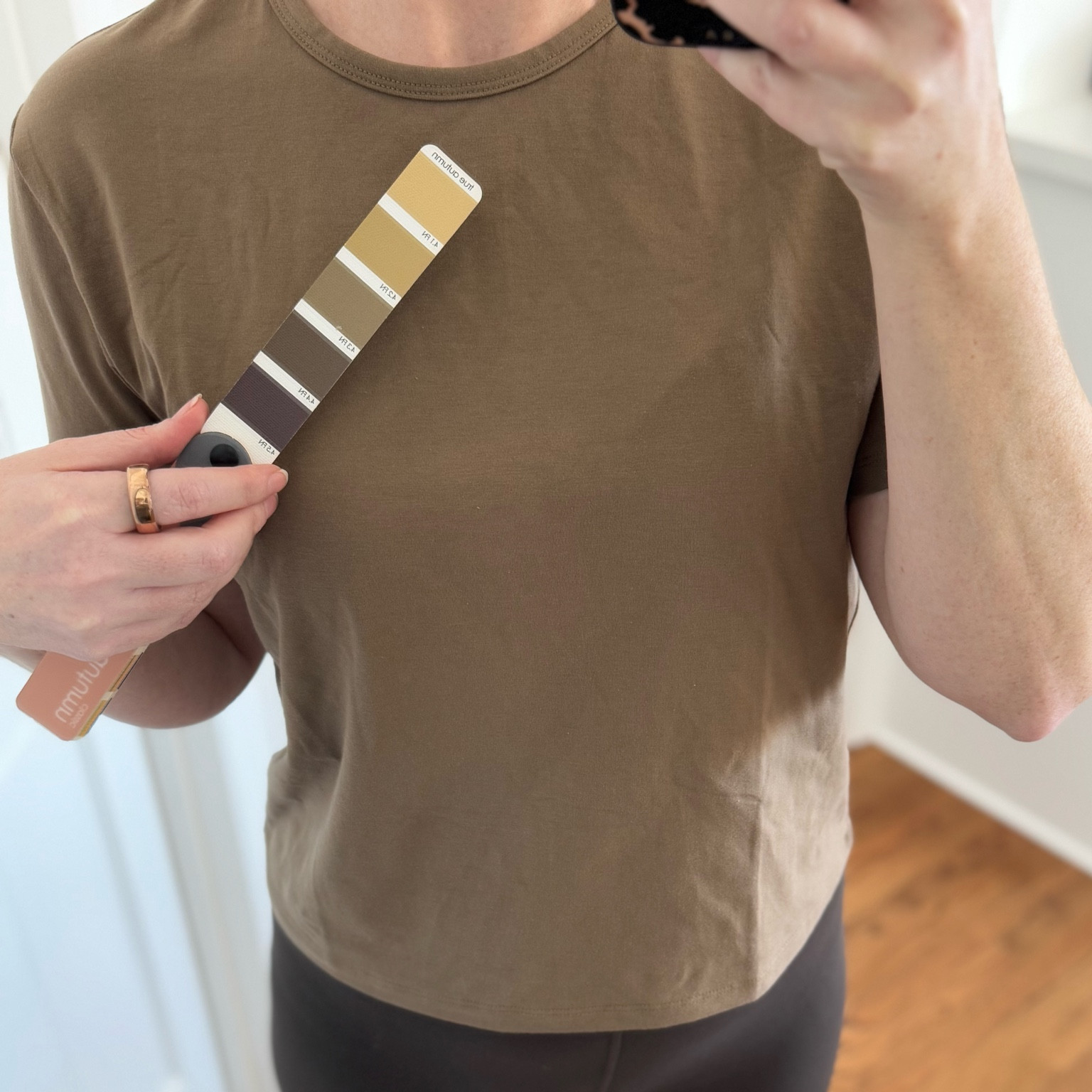 Athleta sale, essential tee, clay, true autumn, house of colour autumn, hocautumn, dark autumn, soft autumn, color analysis, mom, midsize, size6, size 8, brown tee

#LTKMidsize #LTKFitness #LTKOver40