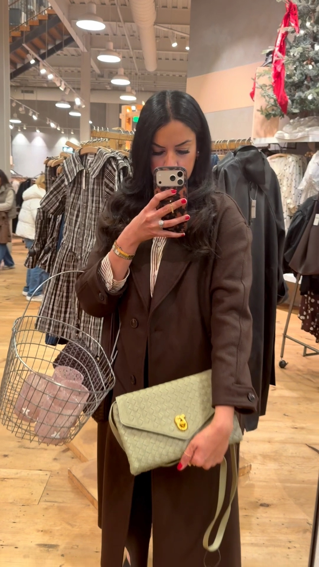 Anthropologie Shopping Trip✨

Gift guide, women’s gift guide, finds for her, flats, ballet flats, drinkware, woven bag, women’s jacket, women’s handbags, anthro, anthro finds 

#LTKHoliday #LTKFindsUnder100 #LTKGiftGuide