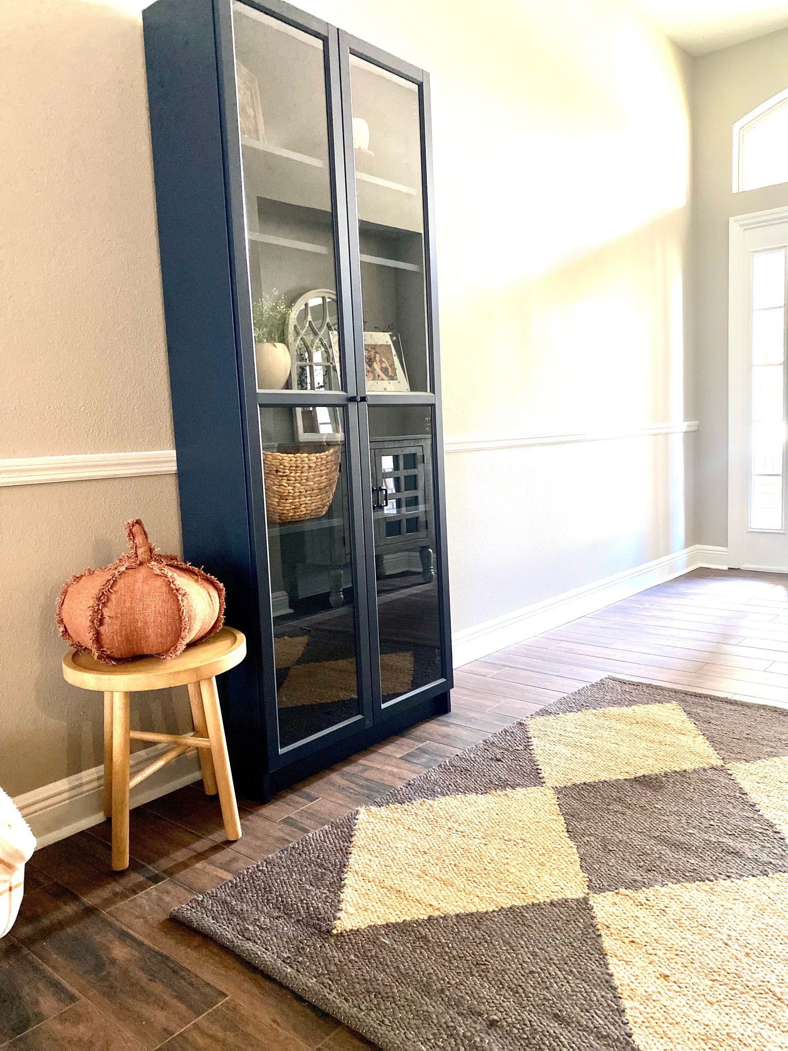 Still obsessed with my entry rug and cabinet 🥰

#LTKsalealert #LTKSeasonal #LTKhome