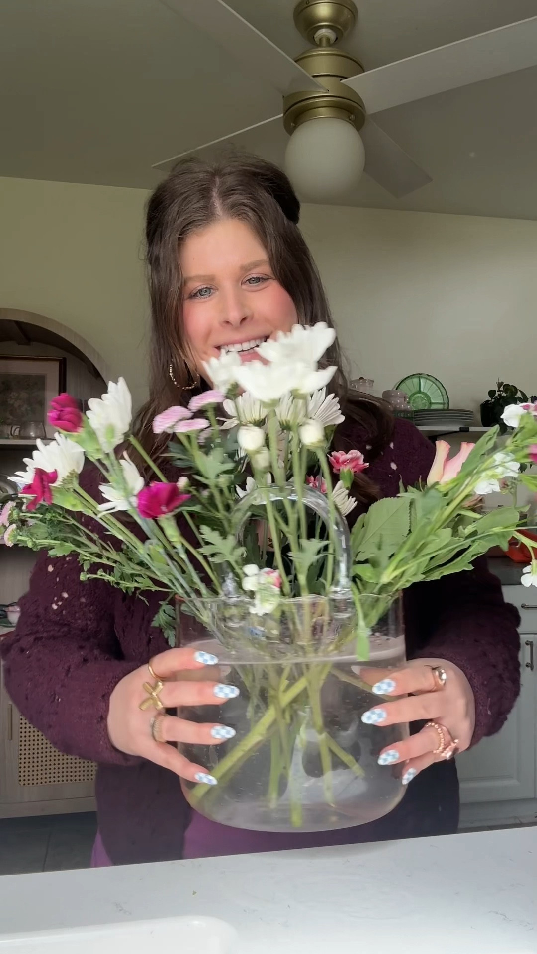 Fresh flowers are such an instant dopamine boost 🌸🌼

#flowers #flower #cutflowers #flowerarrangement #flowerarrangements 