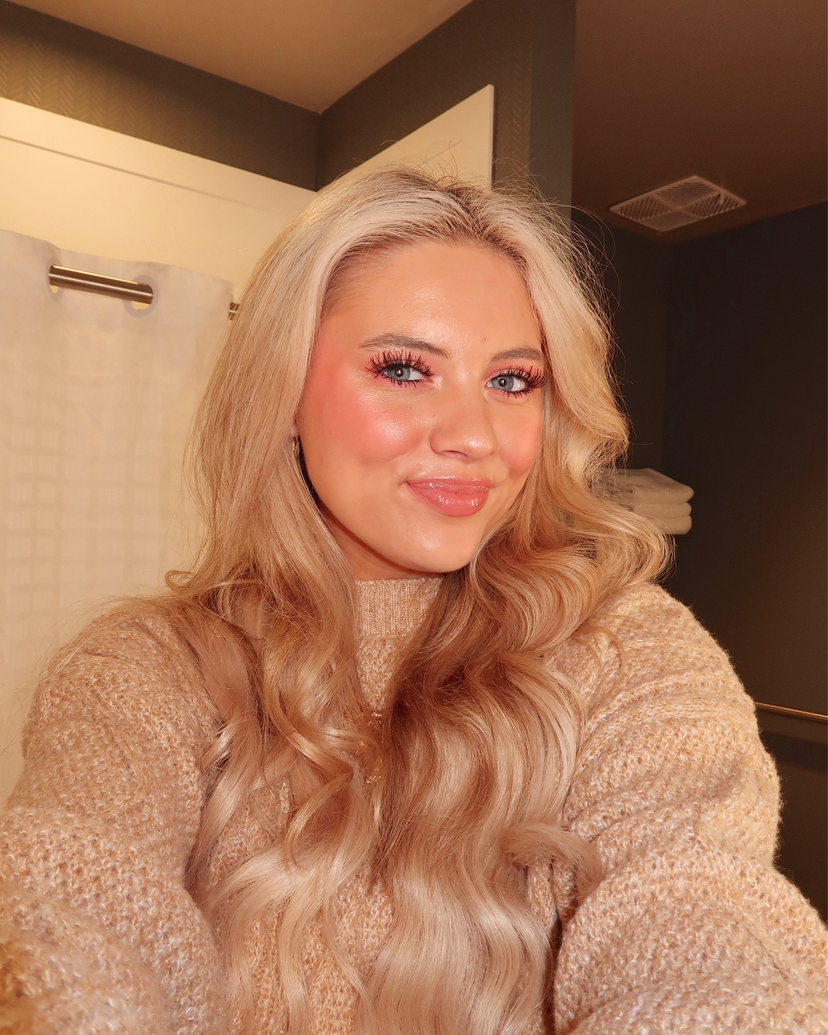 My lash routine!! Everyone always asks me how i do my eye lashes! This is my whole haul! 💌 






#LTKBeauty #LTKFindsUnder50 #LTKSeasonal