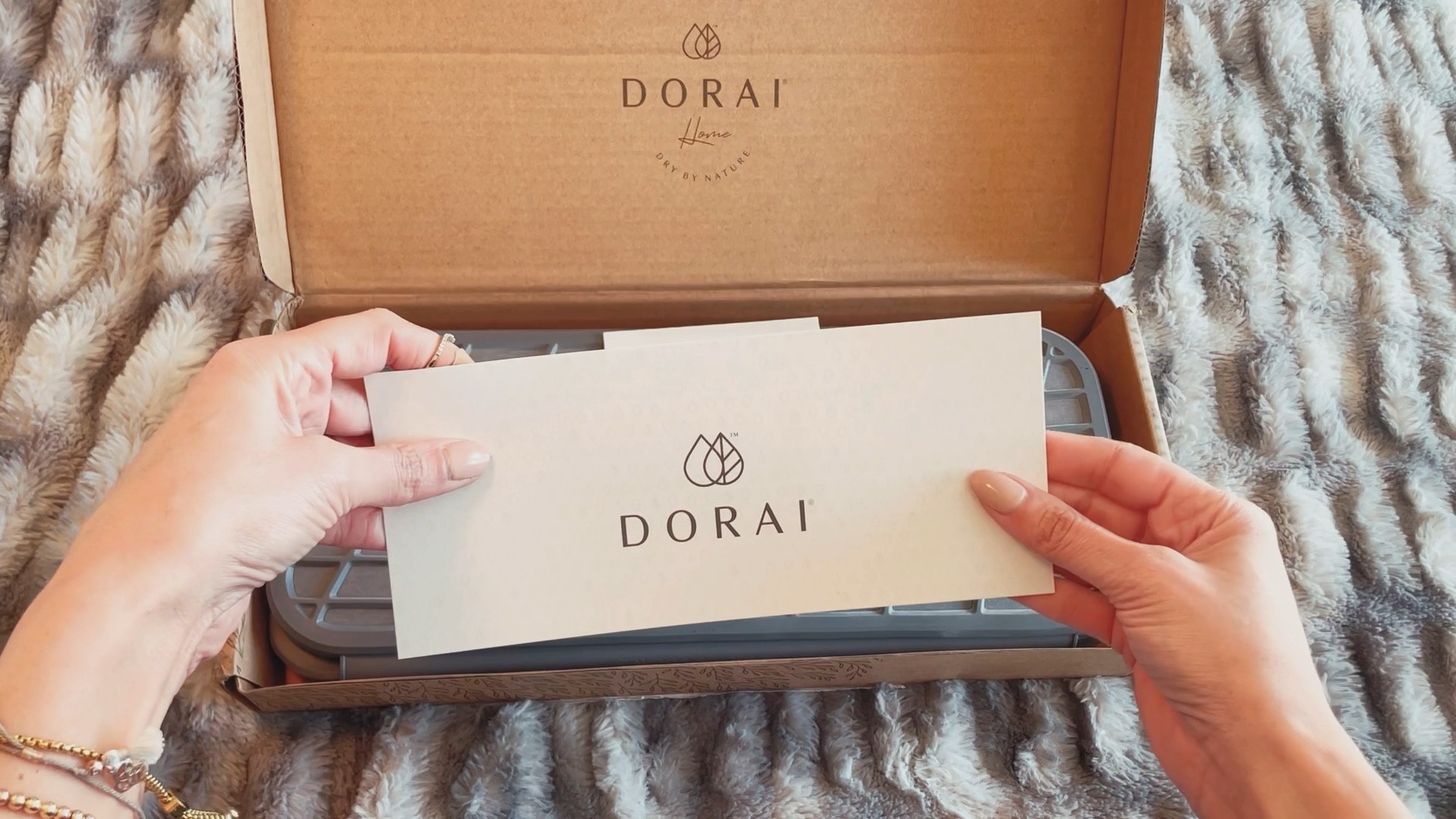 How sleek is this dish pad? Totally eco-friendly, made from algae & dries instantly. ♥️

#LTKFind #LTKhome #LTKunder100