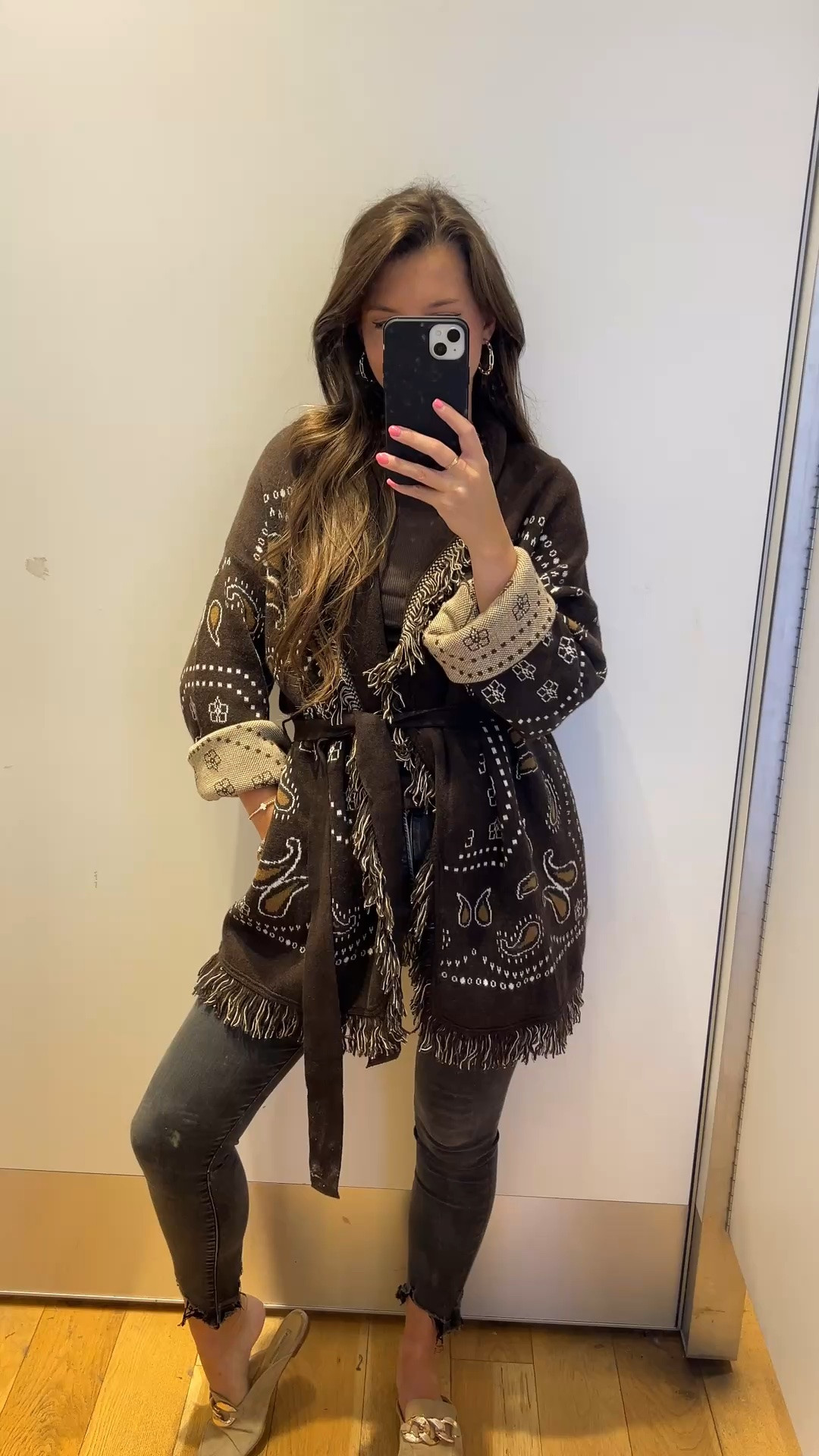 // Bandana print fringe cardigan // bandana print for fall // cute fall cardigan // wearing an xs/s - runs longer and more oversized //

#LTKootd #LTKSeasonal