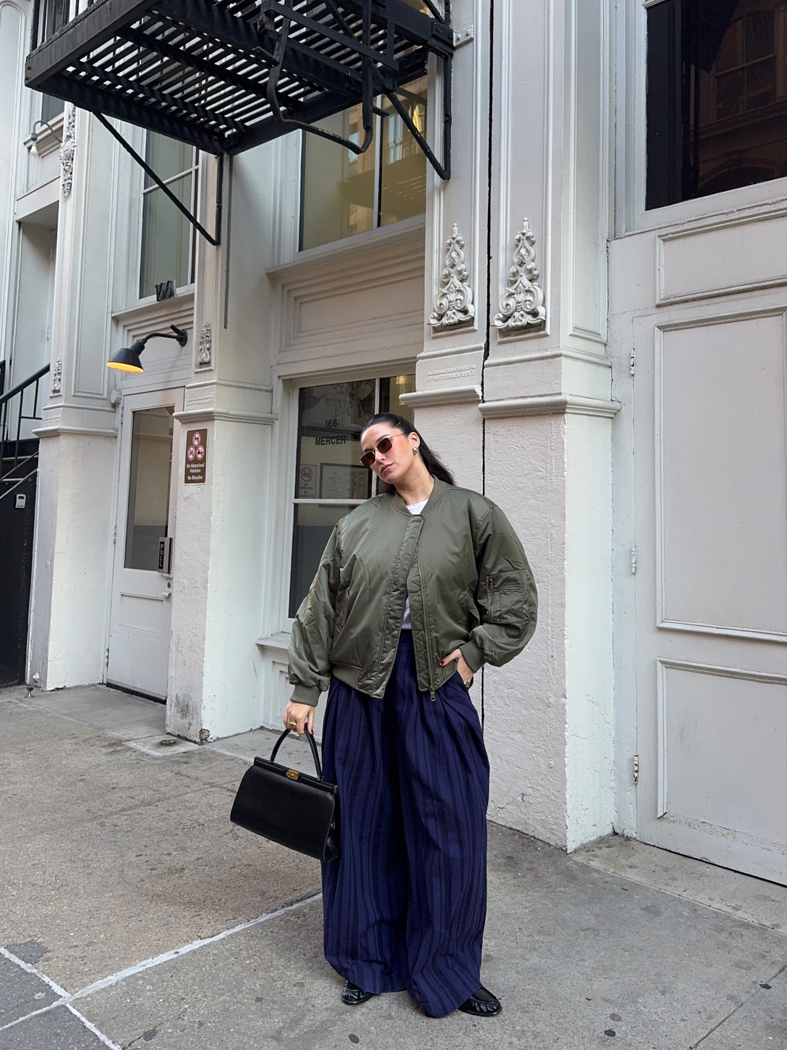 casual chic nyc streetstyle 

#LTKMidsize #LTKFindsUnder100 #LTKgrwm