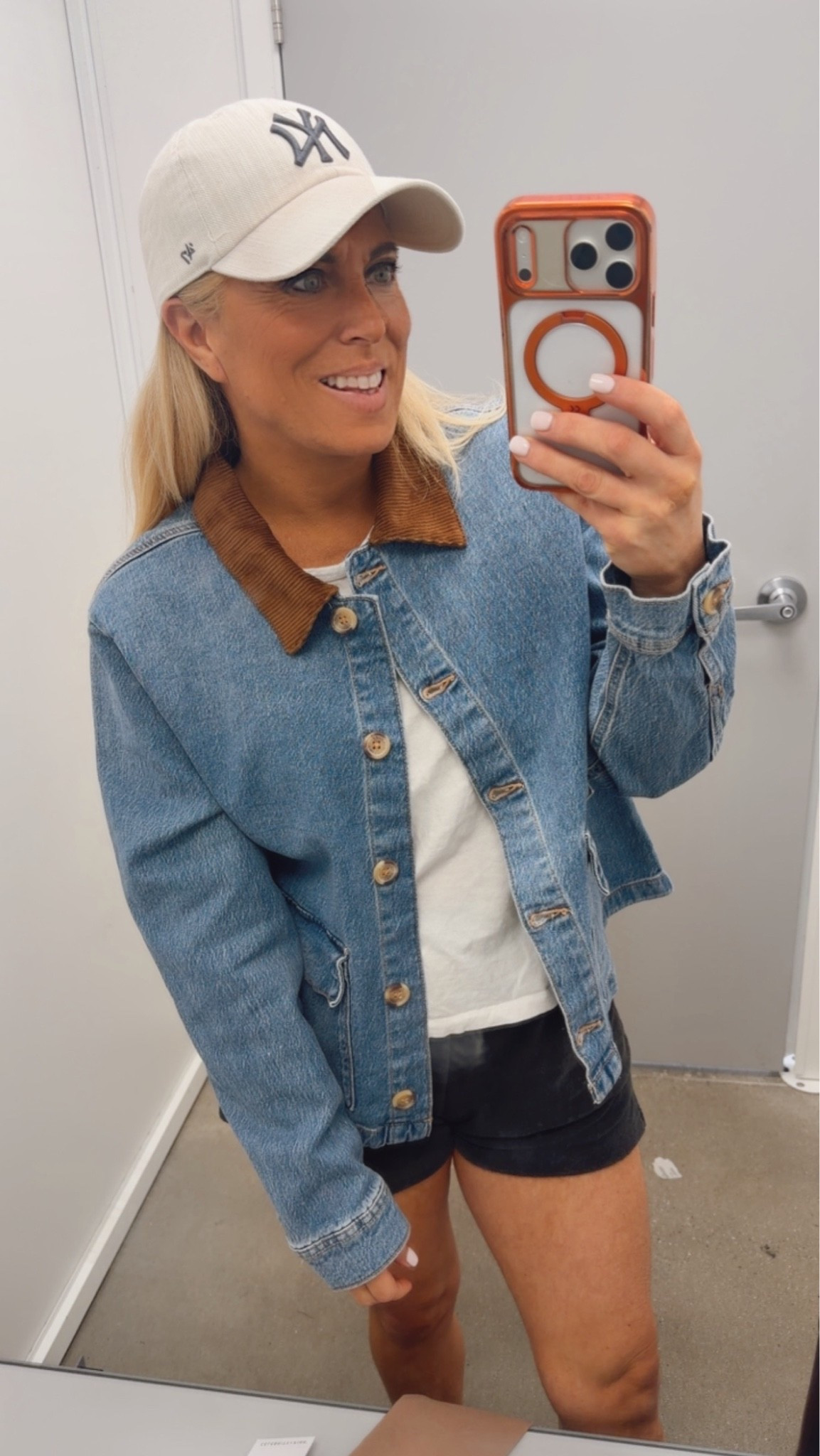 Cutest denim barn jacket

#LTKootd