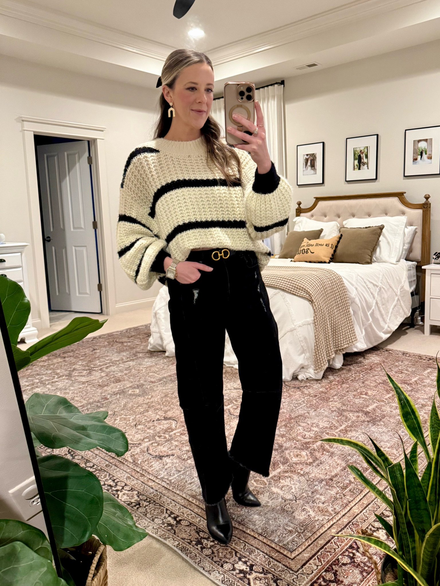 I’ve gotten so many compliments on this outfit today. And of course I can’t help but tell them that it is headed to toe Amazon.

Casual Workwear | Amazon Barrel Jeans | Amazon Black Jeans | Amazon Stripe Sweater | Black Ankle Boots | Mom Style | Pumping Friendly Workwear 

#LTKFindsUnder50 #LTKWorkwear #LTKStyleTip