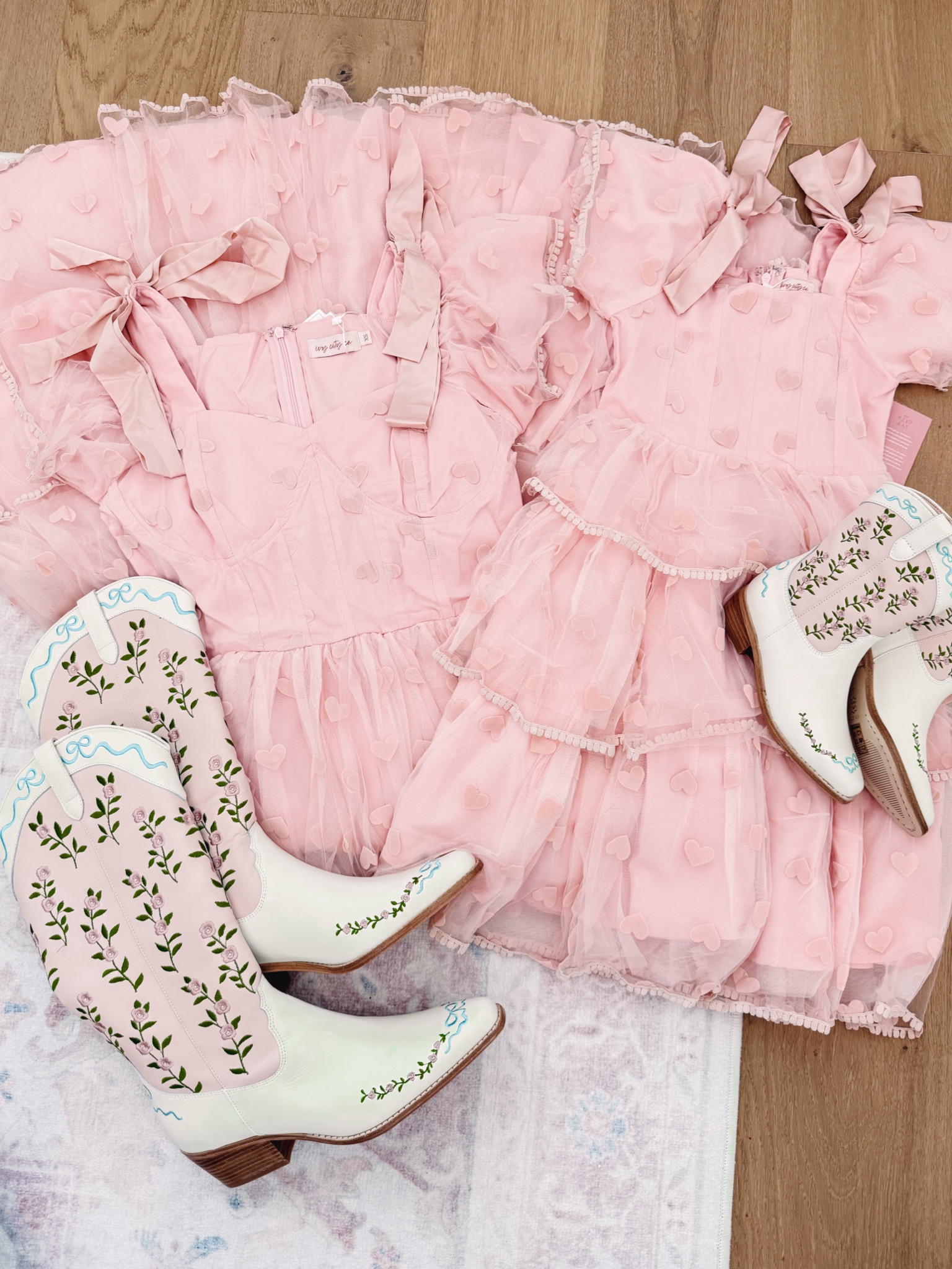 Mommy + me valentine dresses 😍 are you kidding meee 