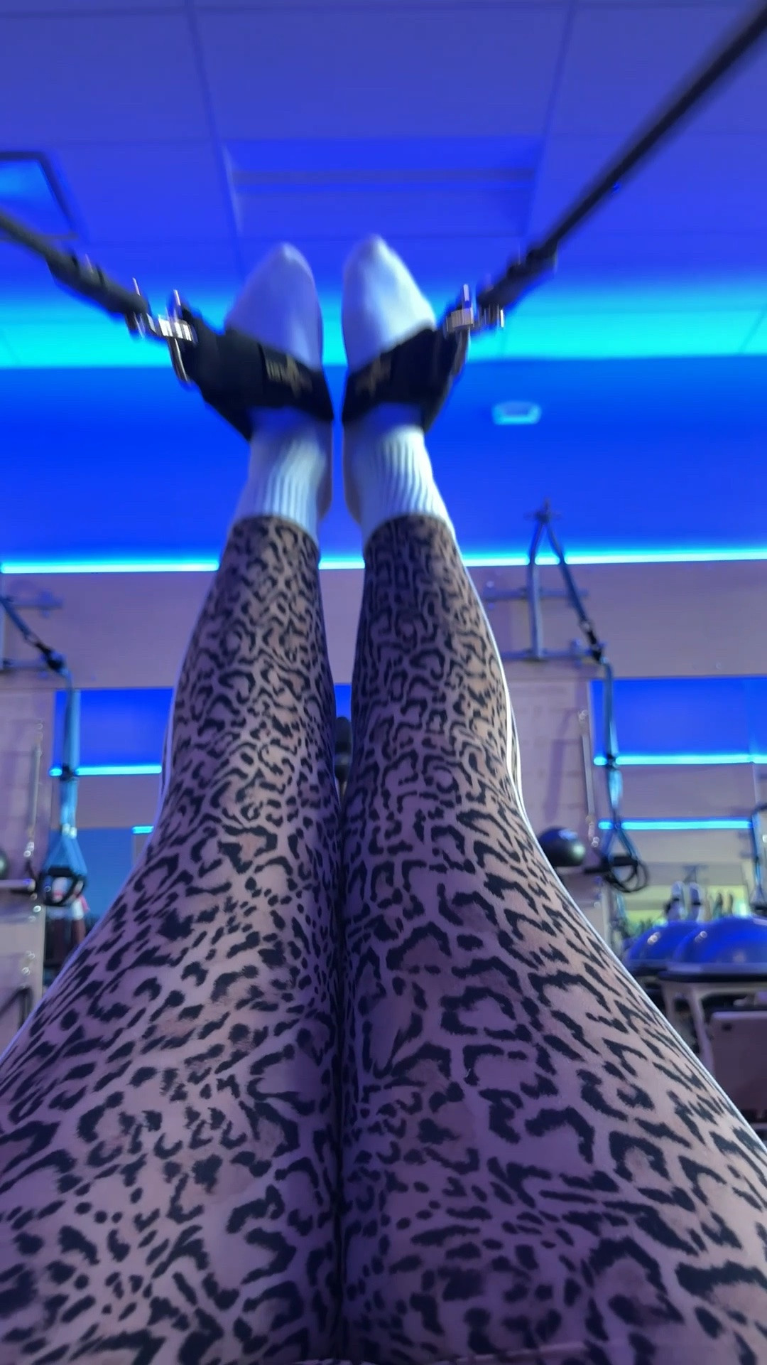 These Halara leggings are hands down my favorite leggings EVER. They’re high-waisted, super flattering, have tummy control without feeling uncomfortable, and somehow still hold up after years of wear. Most of my pairs are 4–5 years old and still look good 😭 Linked my leggings, headband, socks, and similar tops on my LTK 🤍

#HalaraLeggings #AthleisureStyle #WorkoutOutfit #WellnessJourney #LTKFitness #HighWaistedLeggings #EverydayStyle #ComfyAndCute #TummyControlLeggings #CasualAthleisure #pilates #reformerpilates