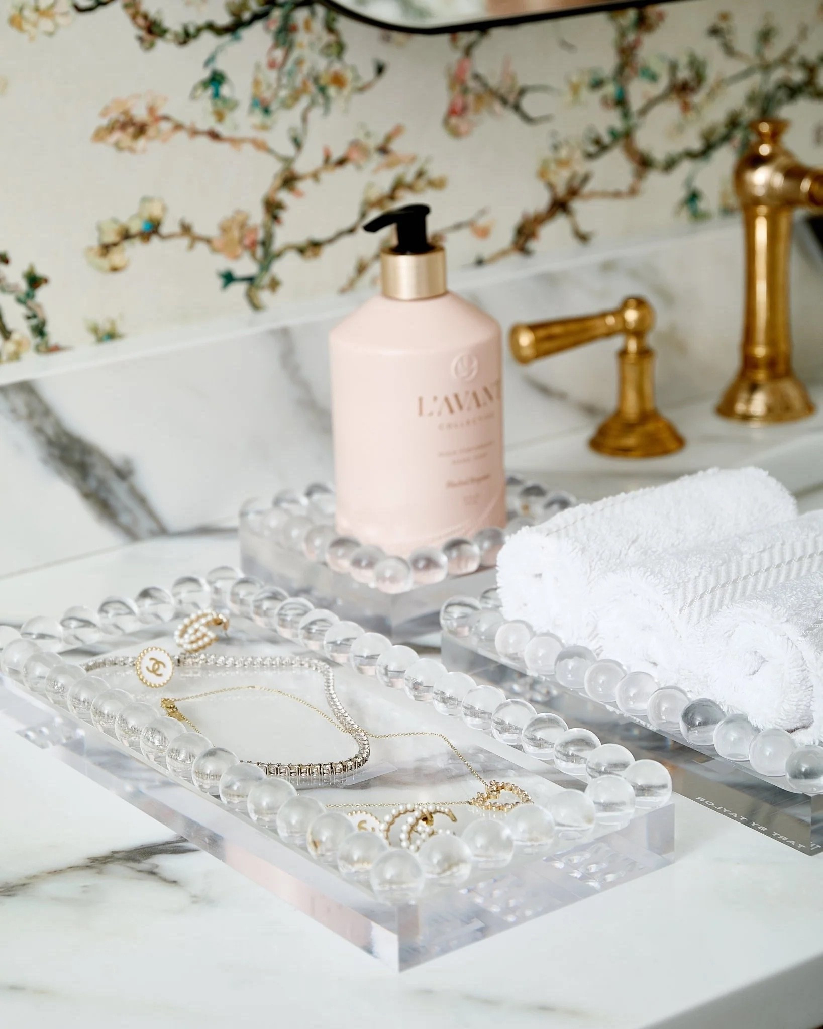 Acrylic bubble tray 

#LTKHome #LTKSaleAlert