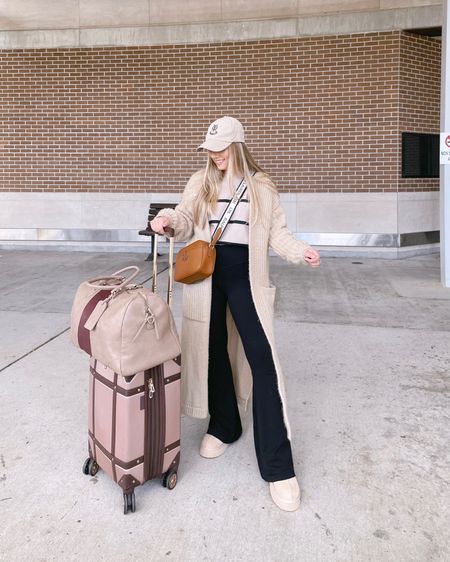 Travel day for Salem! ☁️✈️🤍
Loveeee being cozy for a day of flying & these UGG dupes are so perfect for it. 

#travel #travelday #traveloutfit #airport #airportoutfit #UGGdupe #UGGS #UGGsoutfit #athleisure 

#LTKshoecrush #LTKtravel #LTKfindsunder100