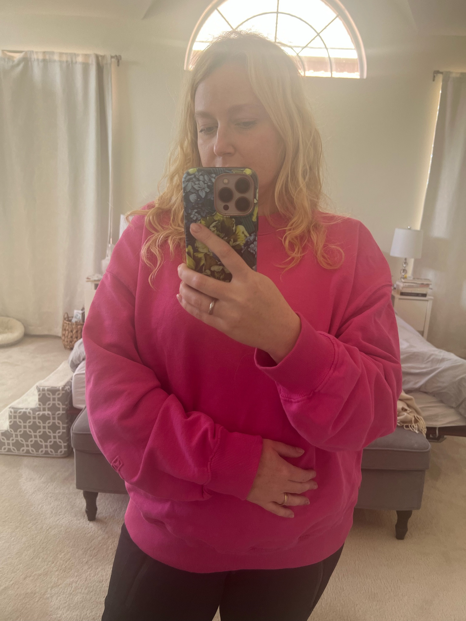 Pink sweatshirt 
Wearing size medium 

#LTKfindsunder50 #LTKmidsize #LTKfitness