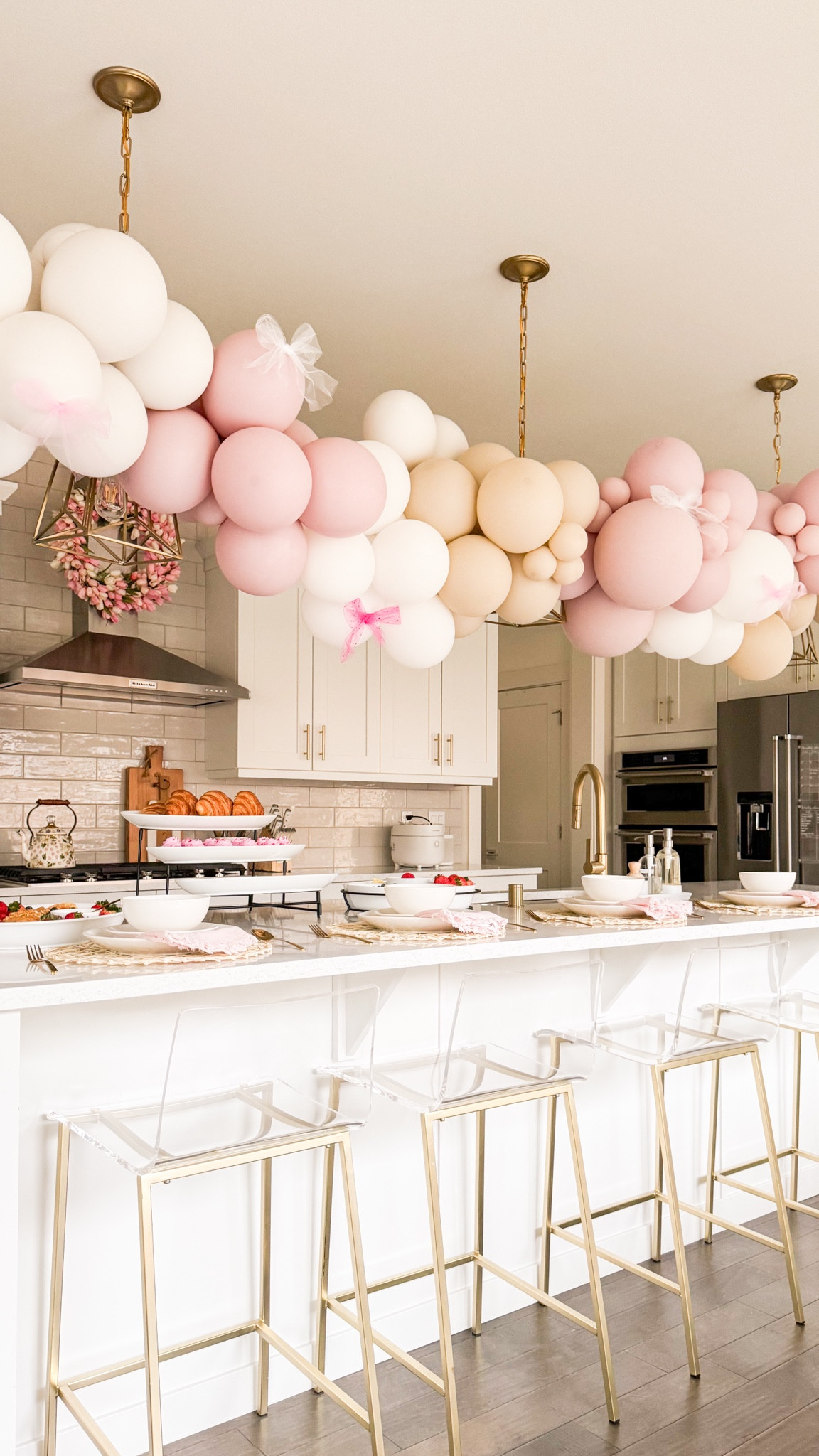 Valentine's Day breakfast set up, serverware, serving trays from Kohl's! Mini cupcakes, plates, balloons, serving bowl, valentine’s decor

#LTKHome #LTKSeasonal #LTKParties