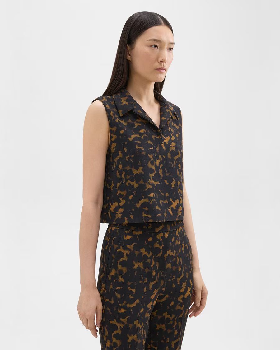 Cropped Sleeveless Polo in Tortoiseshell Printed Crepe | Theory