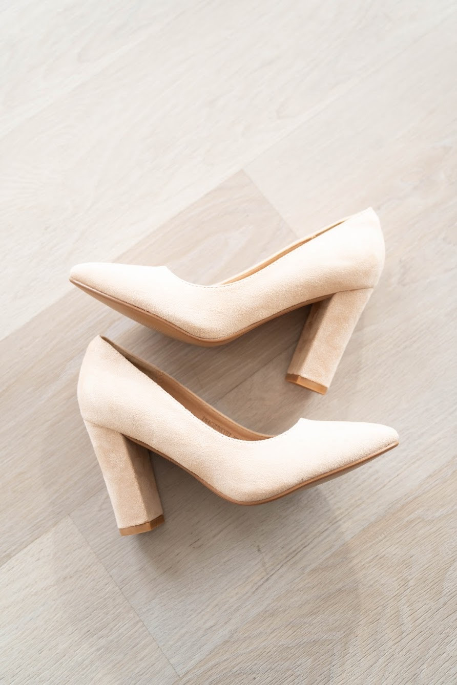 Nude heels

Shoes  footwear  spring shoes  business professional shoes  office shoes  workwear 

#LTKWorkwear #LTKootd #LTKgrwm
