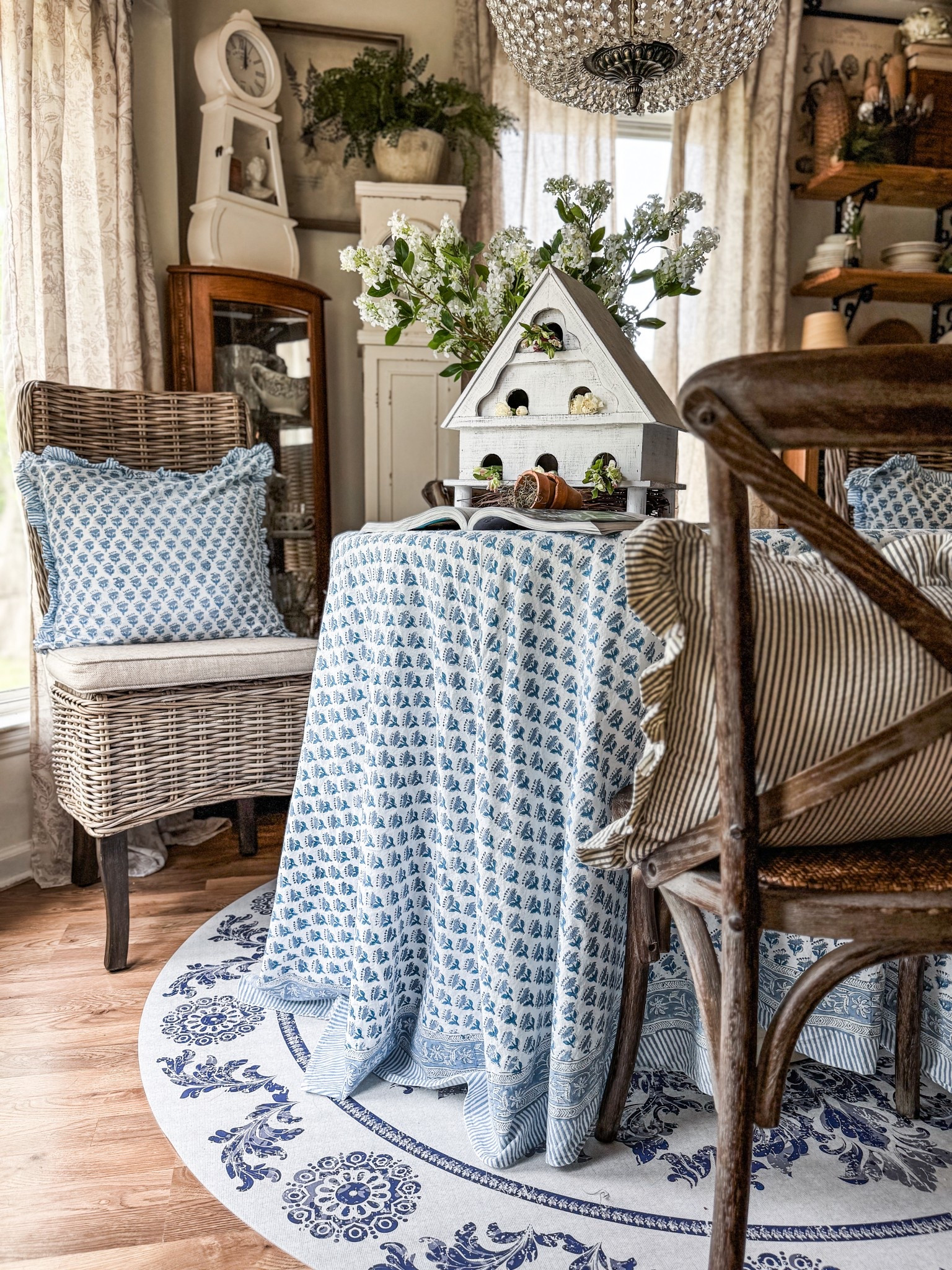 A cozy spring tablescape! 💙

#LTKSeasonal #LTKFindsUnder100 #LTKHome