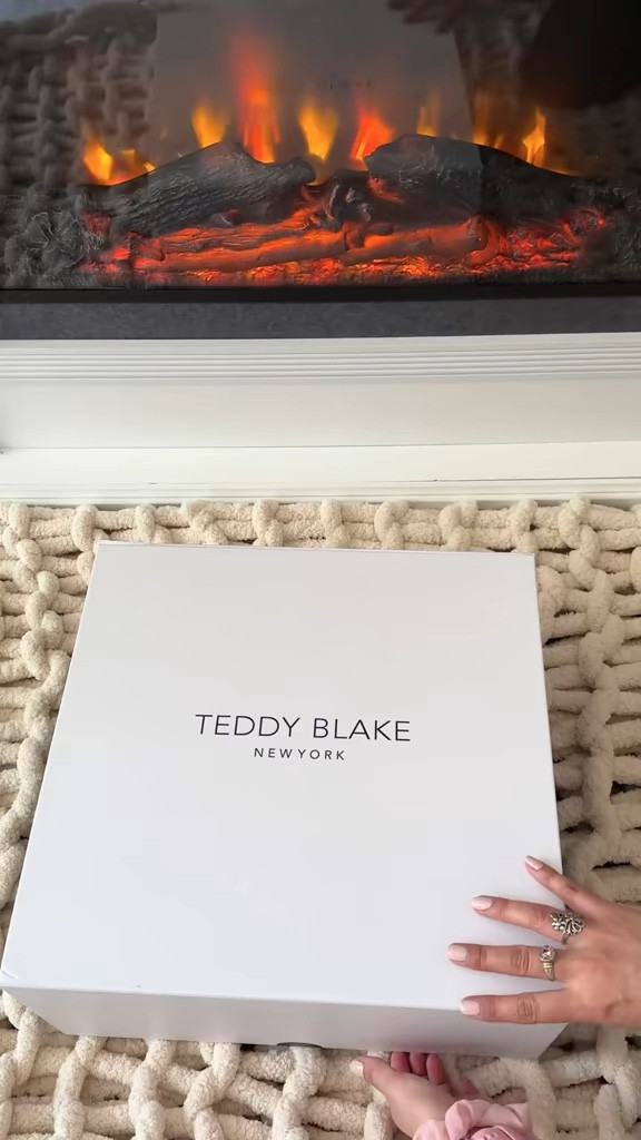 Teddy Blake unboxing 

#LTKHoliday #LTKootd #LTKGiftGuide
