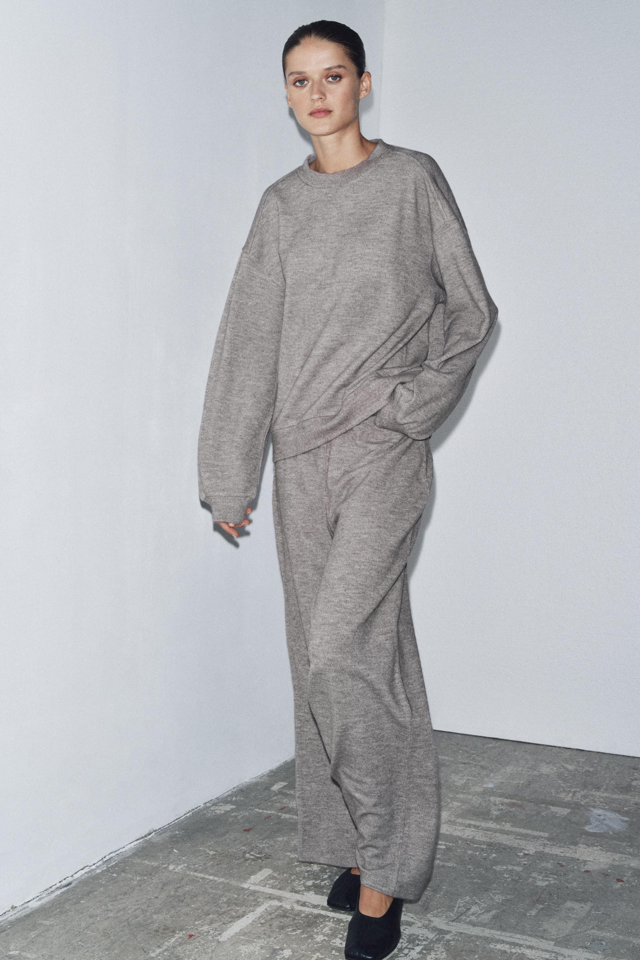 SOFT LONG SLEEVE SWEATSHIRT | Zara UK