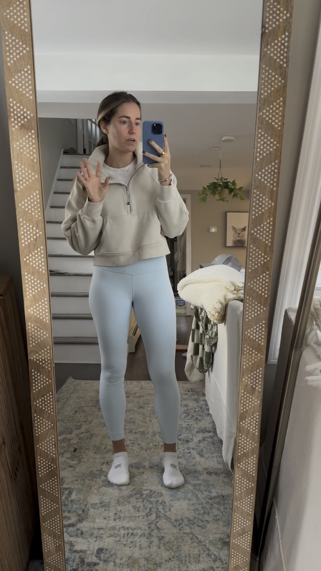 Sunny fall day fit 😎 ft blue borealis align 25' (8) and EBB brier rose : r/ lululemon