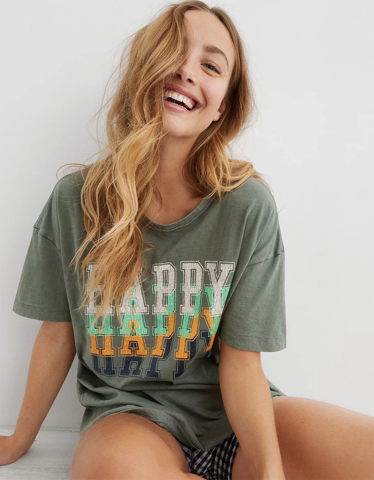 Aerie Distressed Graphic Oversized Boyfriend T-Shirt | American Eagle Outfitters (US & CA)