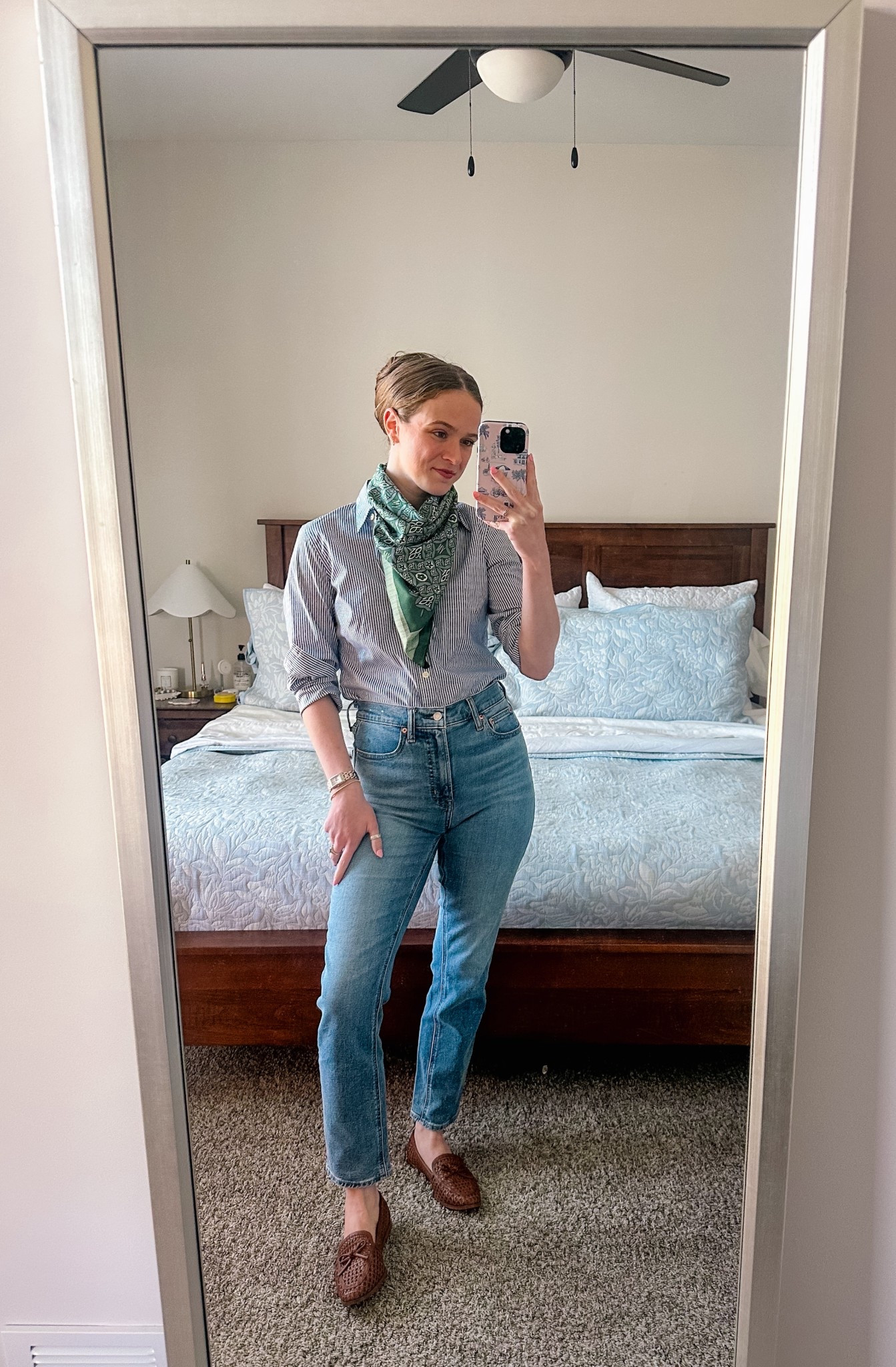 Heading in to the office today for a working session!! I always get so chilly there, so a little silk scarf is the perfect way to add a layer without toting a sweater or pashmina with me!! 

#LTKStyleTip #LTKWorkwear