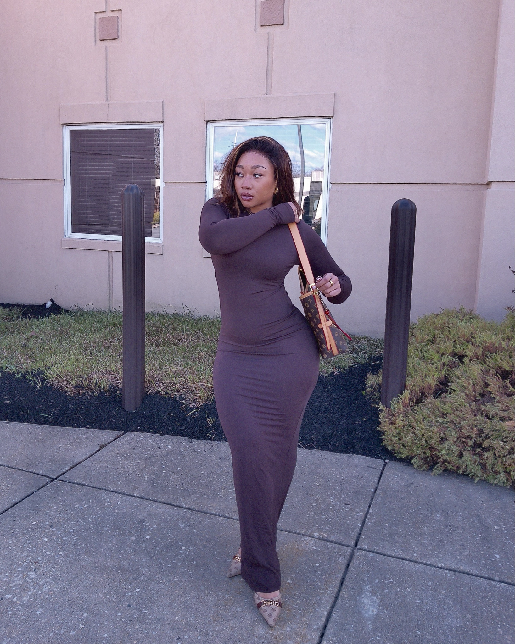 A long sleeve maxi dress.. girl no way we can go wrong 🤎✨

#LTKMidsize #LTKStyleTip #LTKBeauty