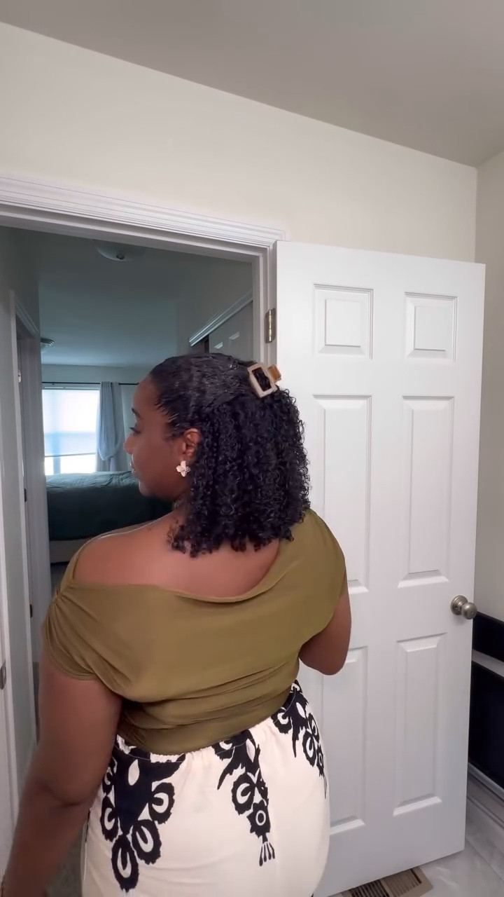 Thankfully, this last minute hairstyle was a success 😍

#Hairstyles #NaturalHair #CurlyHair #Pregnancy #PregnantMom #MomLife #NaturalHairstyles #FYP #Explore #HairGrowthJourney #LengthRetention