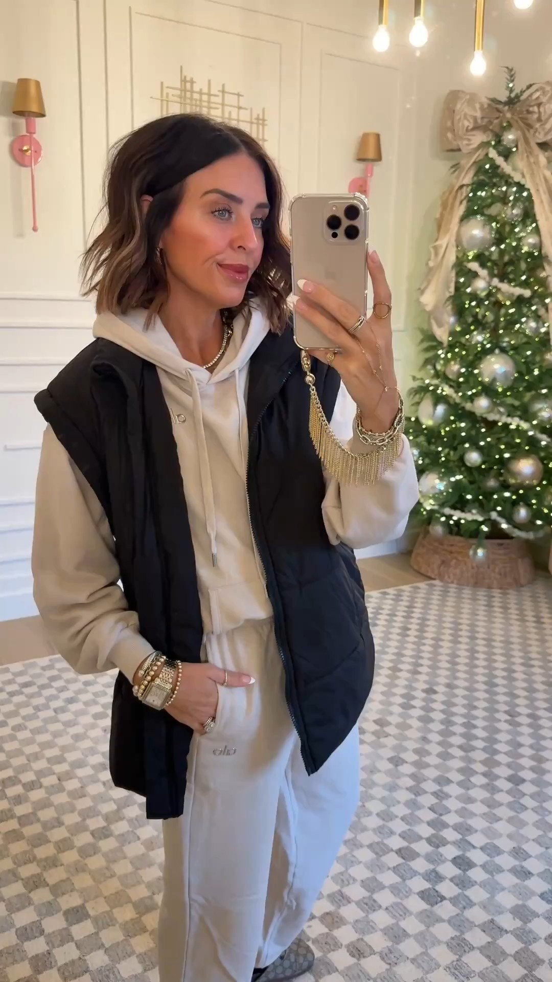 Limited Edition Bone Color
Sweatpants - size M
Sweatshirt/Hoodie - size S#LTKCyberWeek

#LTKSaleAlert #LTKFindsUnder100