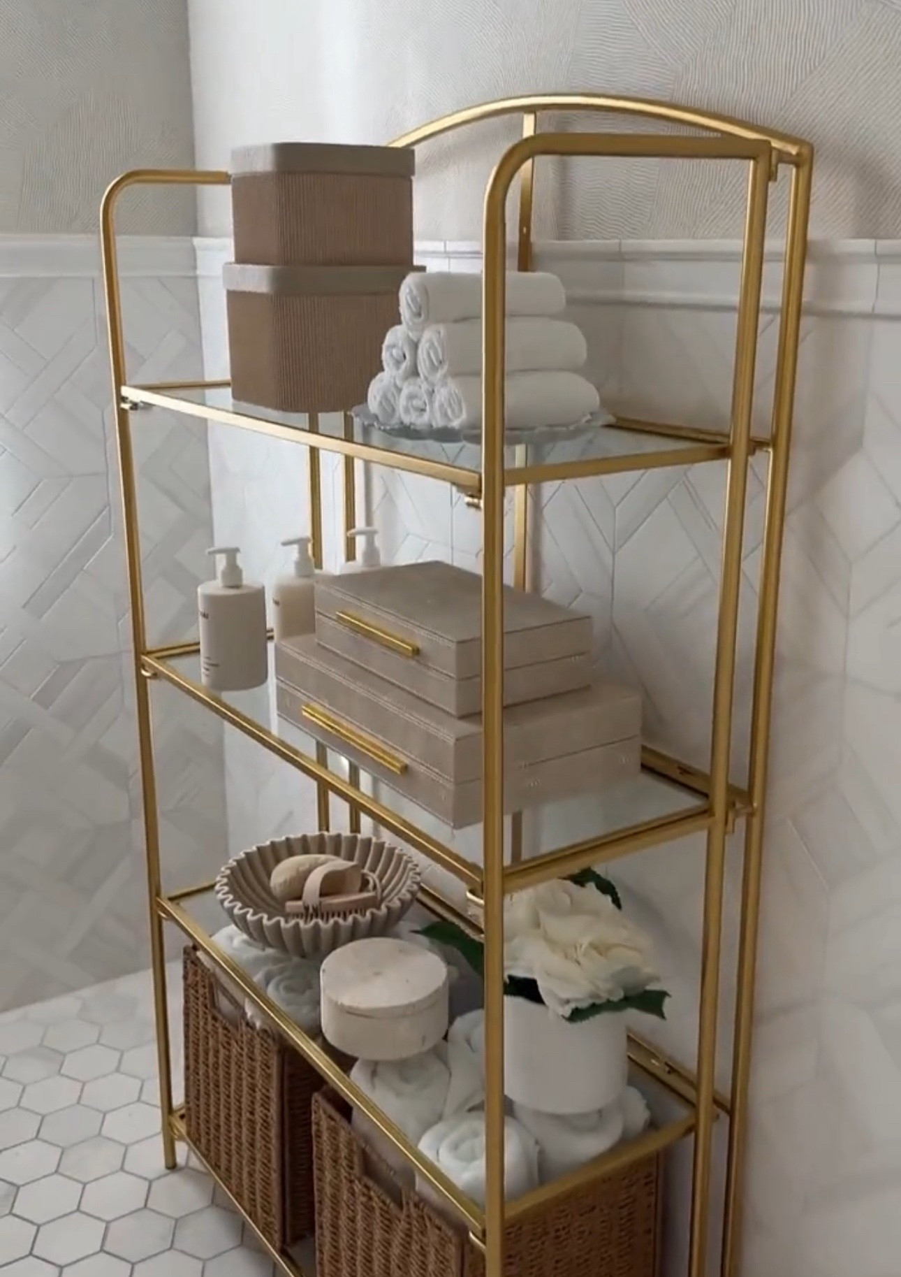 Scroll to shop! Follow for more finds! Xo! 🥰

#LTKFindsUnder100 #LTKHome #LTKFindsUnder50