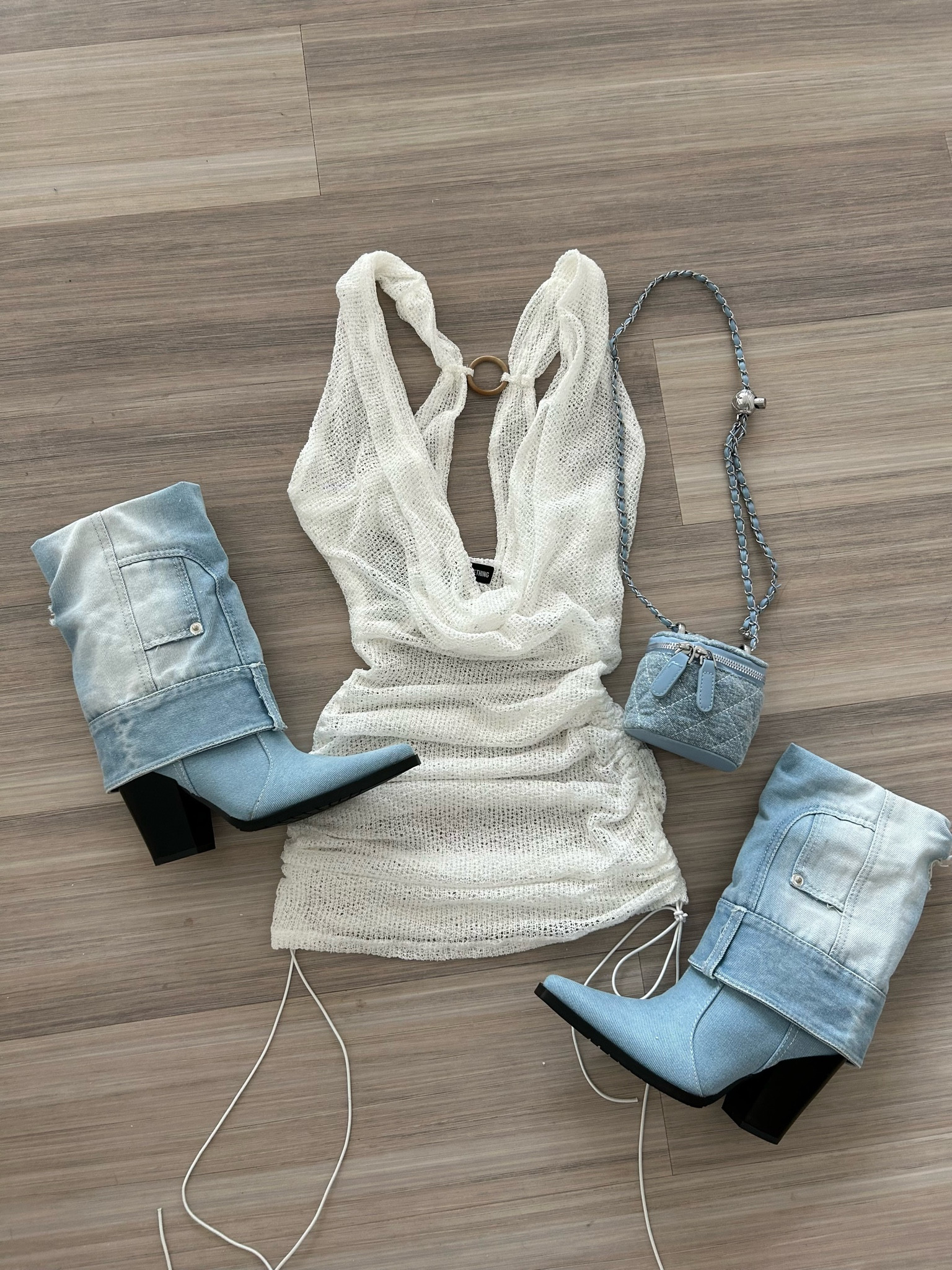 ibiza denim outfit 🪩

plt prettylittlething denim denimoutfit ibizaoutfit ibiza2024 denimboots cowboyboots