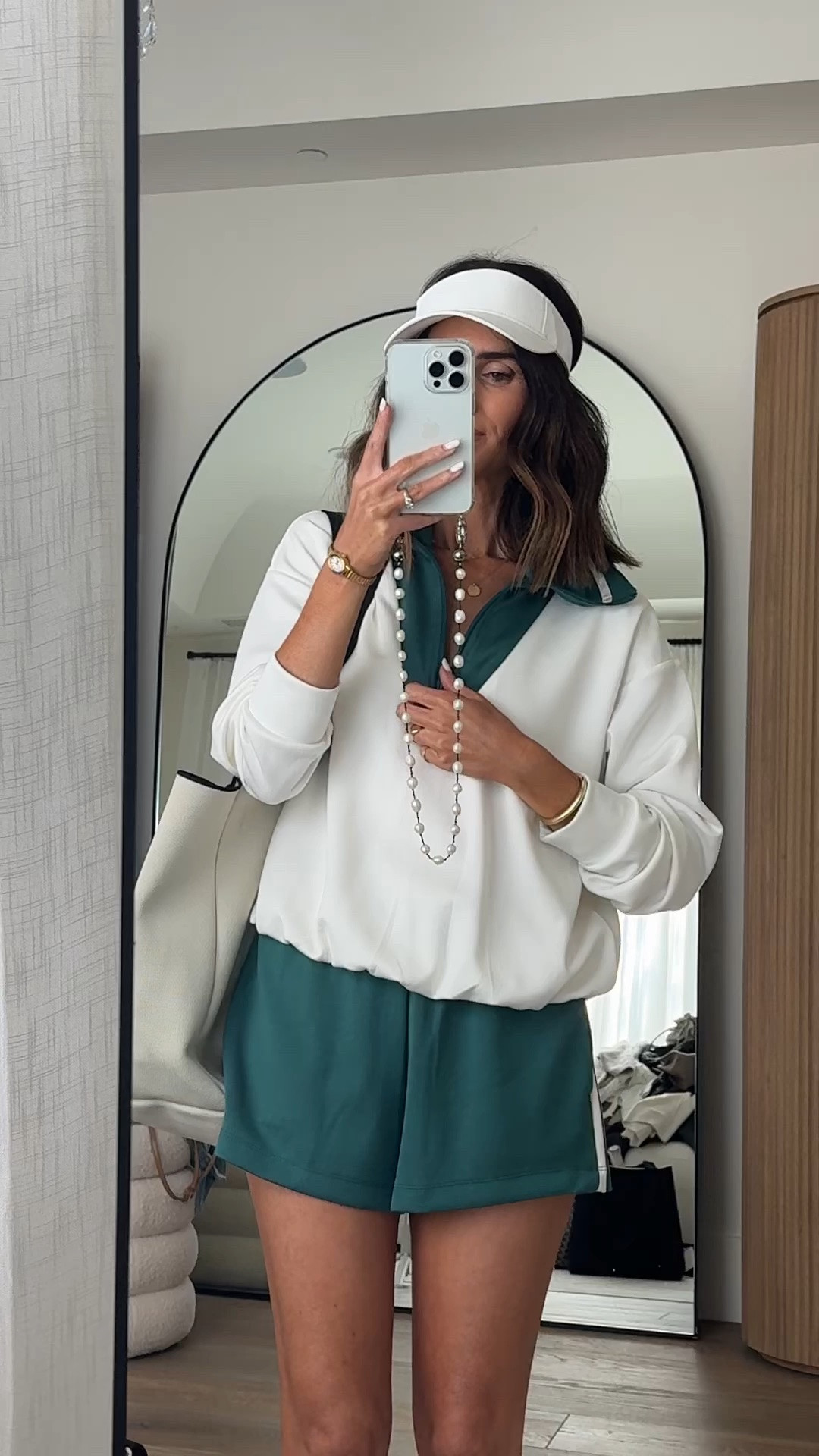Sharing this matching set from @Target ! I do recommend sizing up #stylinbyaylin #aylin #activewear

#LTKActive #LTKSeasonal #LTKgrwm