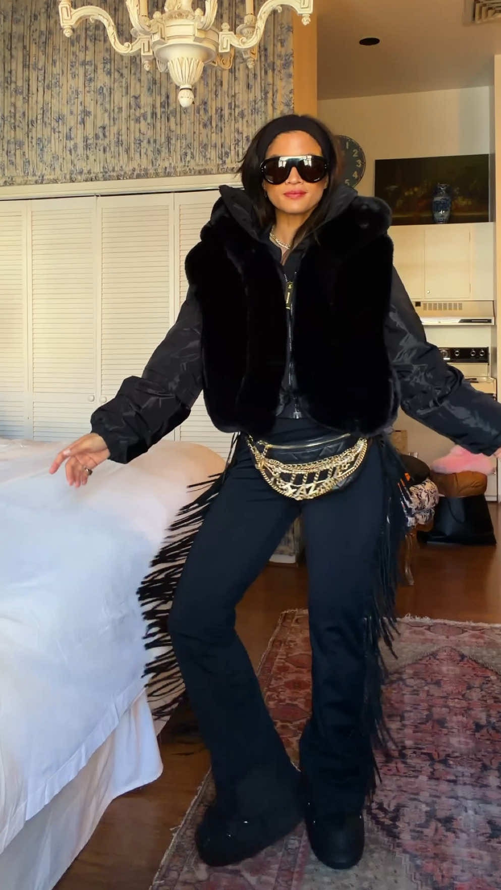 Day 2 on the mountain in fringe and fur✌🏽 #GRWM #getdressedwithme

#LTKootd #LTKgrwm #LTKdayinmylife