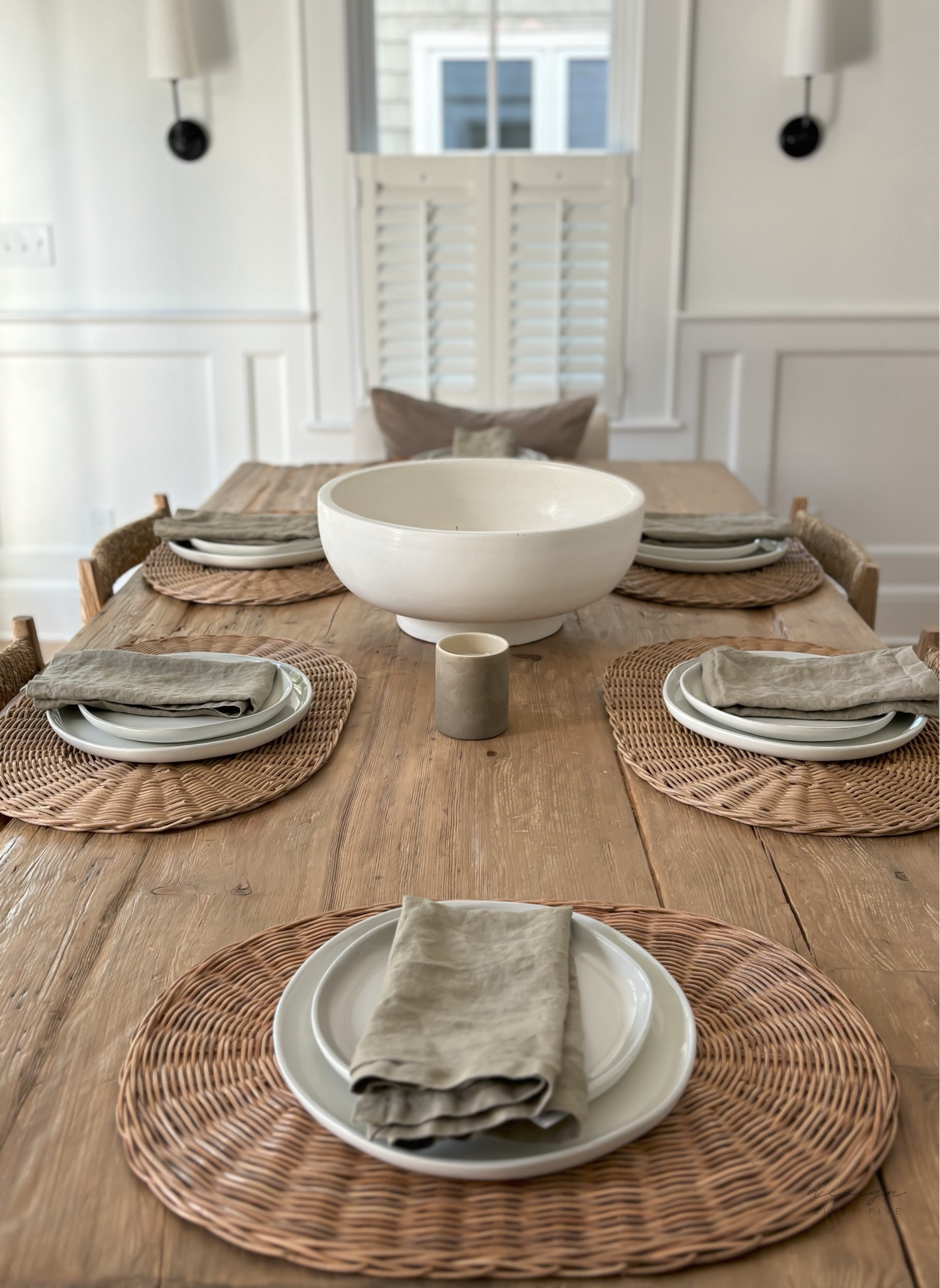 Fall dining room updates, woven oval placemats, earthy neutral green, linen napkins, velvet pillowws

#LTKHome #LTKSeasonal