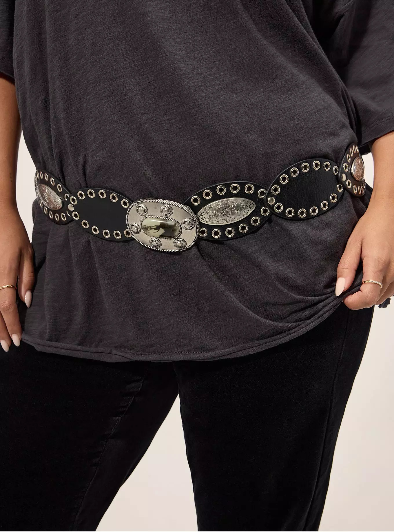 Oval Medallion Western Belt | Torrid (US & Canada)