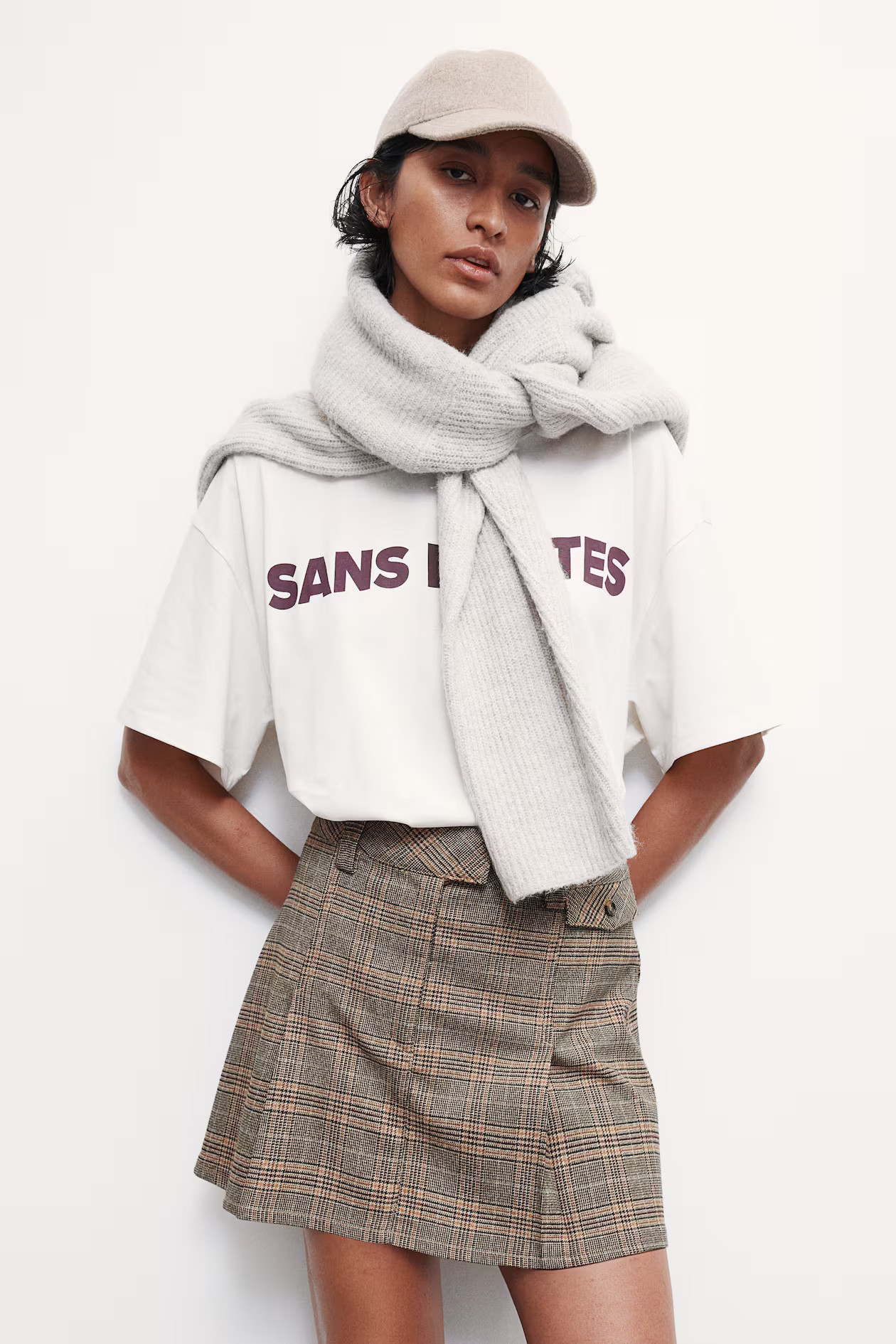 Pleated Skirt - Regular waist - Short - Beige/plaid - Ladies | H&M US | H&M (US + CA)