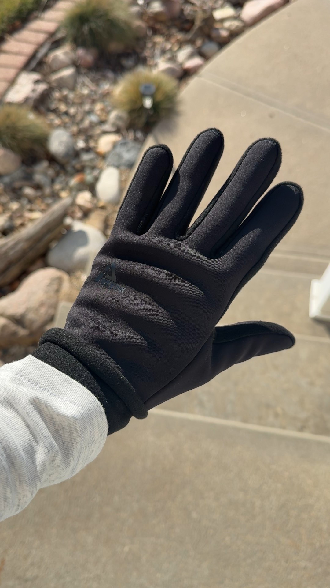 My cold gear running gloves are from Amazon! They kept me warm for 2 hours outside in 30 degree temps. You are also able to touch your phone with these. Great for being outside!

Amazon finds
Cold weather accessories 



#LTKfitnessgoals #LTKFindsUnder50 #LTKSeasonal