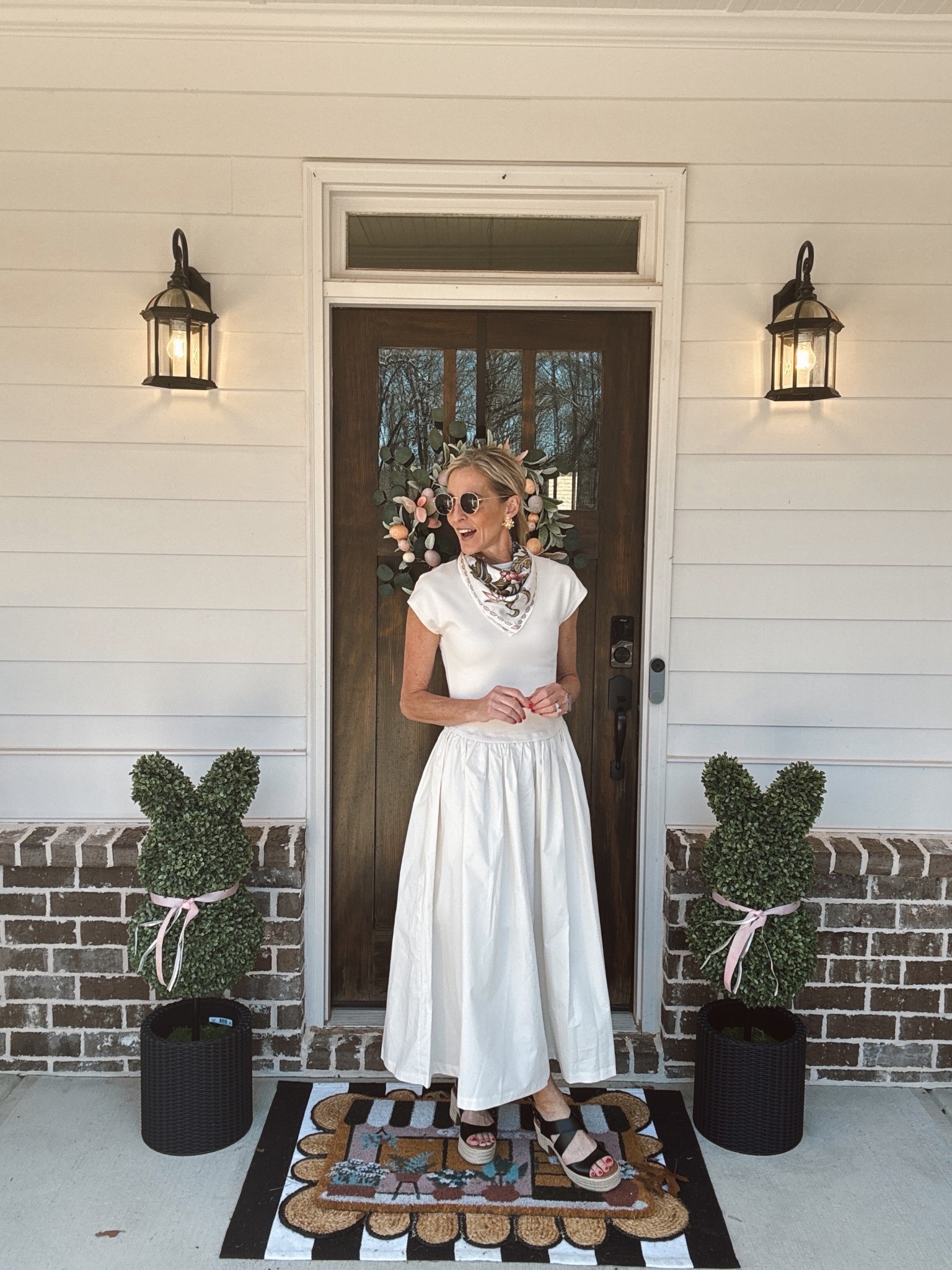 Steal my Sunday style!! I don’t want you to miss out on these gorgeous beaded bags or this gorgeous maxi dress. I do think both of these will be so great into spring trending now.  XS in dress 

#LTKmomlife #LTKootd #LTKgrwm