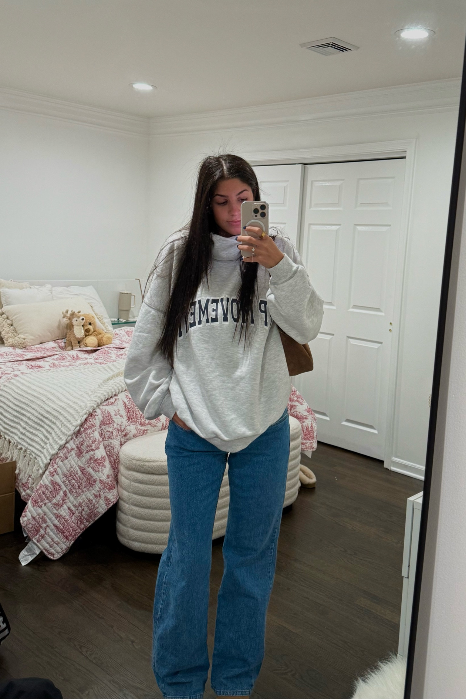 Little casual OOTD 👖🐻🤍

#ootd #casualootd #freepeople #bluejeans #uggs 

#LTKStyleTip #LTKSeasonal #LTKU