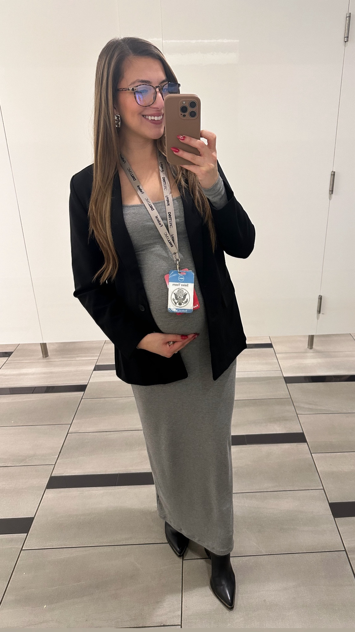 What I wore to the office at 7 months pregnant! This skims look alike dress is EVERYTHING and so comfy on the bump🙌🏼 Blazer is on sale today for $20 and sooo flattering!

#LTKFindsUnder100 #LTKWorkwear #LTKBump