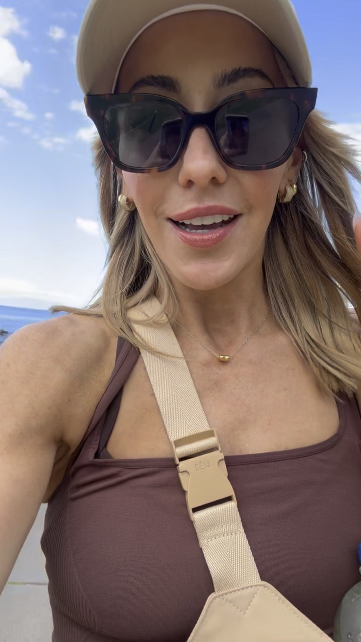 Convinced everybody needs this crossbody bag from beis! 

#LTKStyleTip #LTKWatchNow #LTKItBag