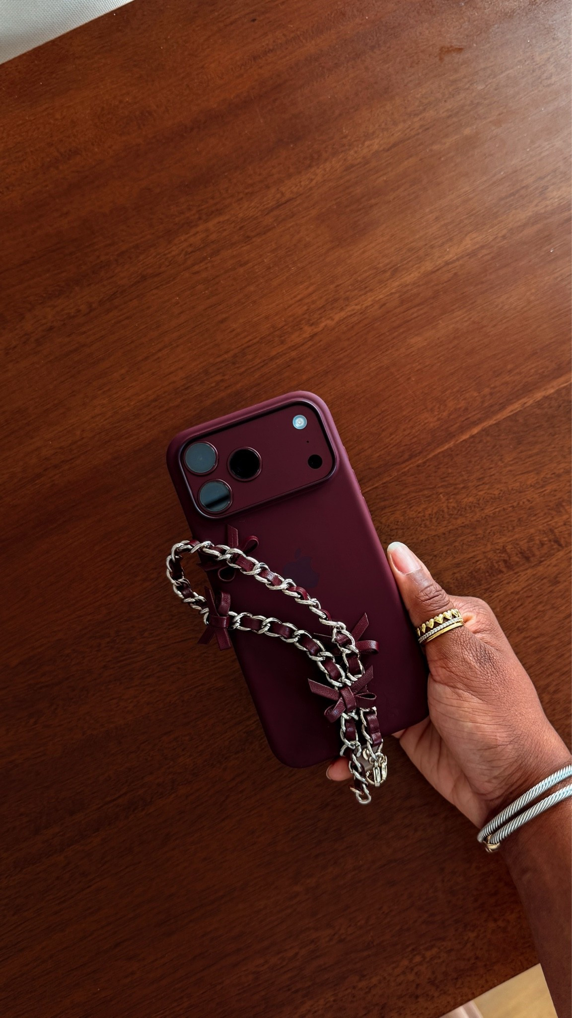 loving my new burgundy iphone 18 pro max and all my cases/accessories for her 🤩