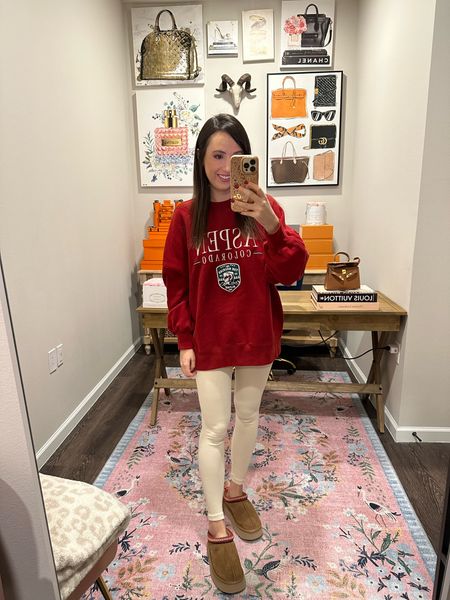 Very cozy vibes today with my abercrombie sweatshirt (size small) and Ugg tazz slippers. Leggings are Zara



#LTKSeasonal #LTKHoliday #LTKxAF