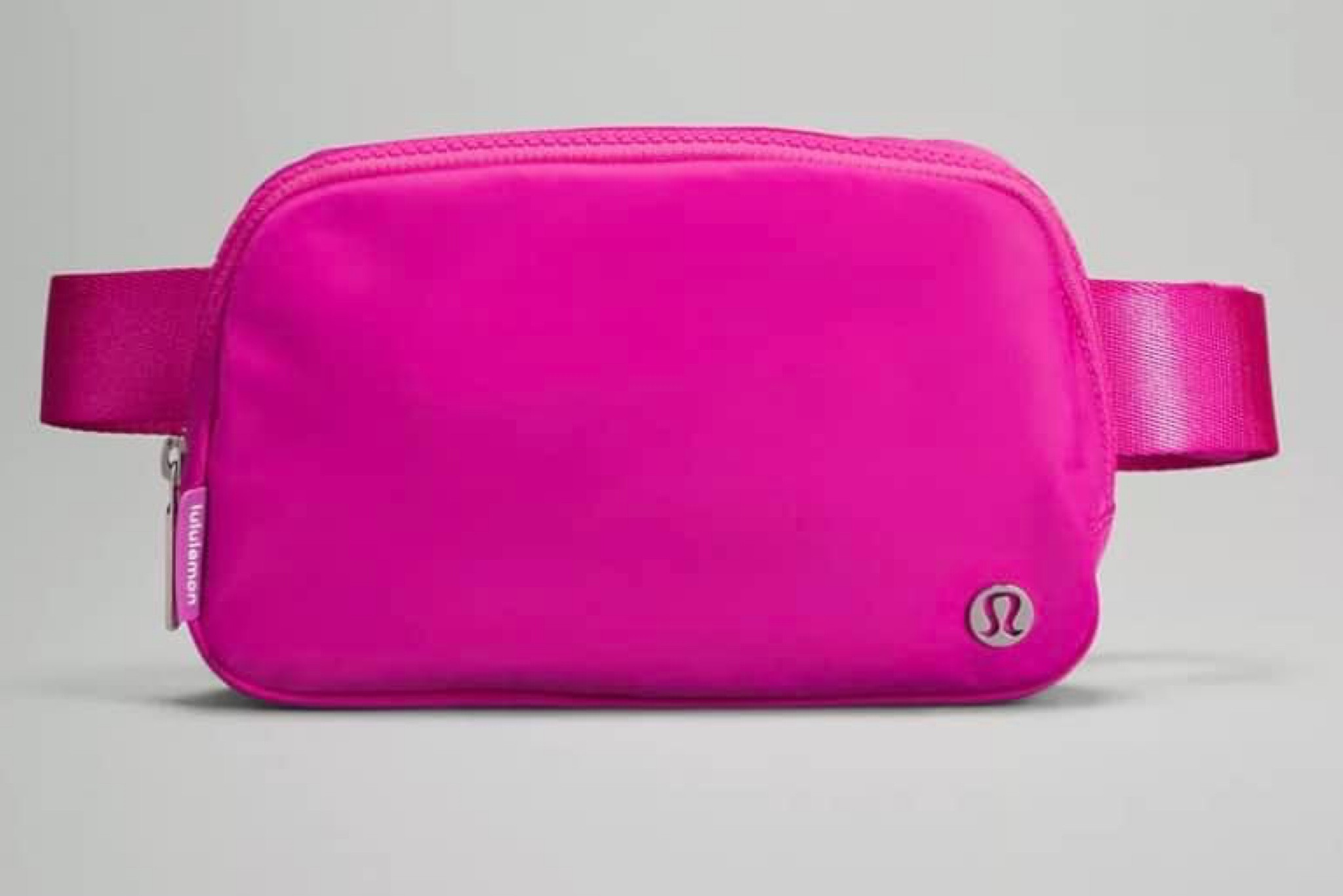 RESTOCK ALERT! 
Sonic pink Everywhere belt bag! 
Lululemon 
#lululemon #everywherebeltbag #ebb #beltbag