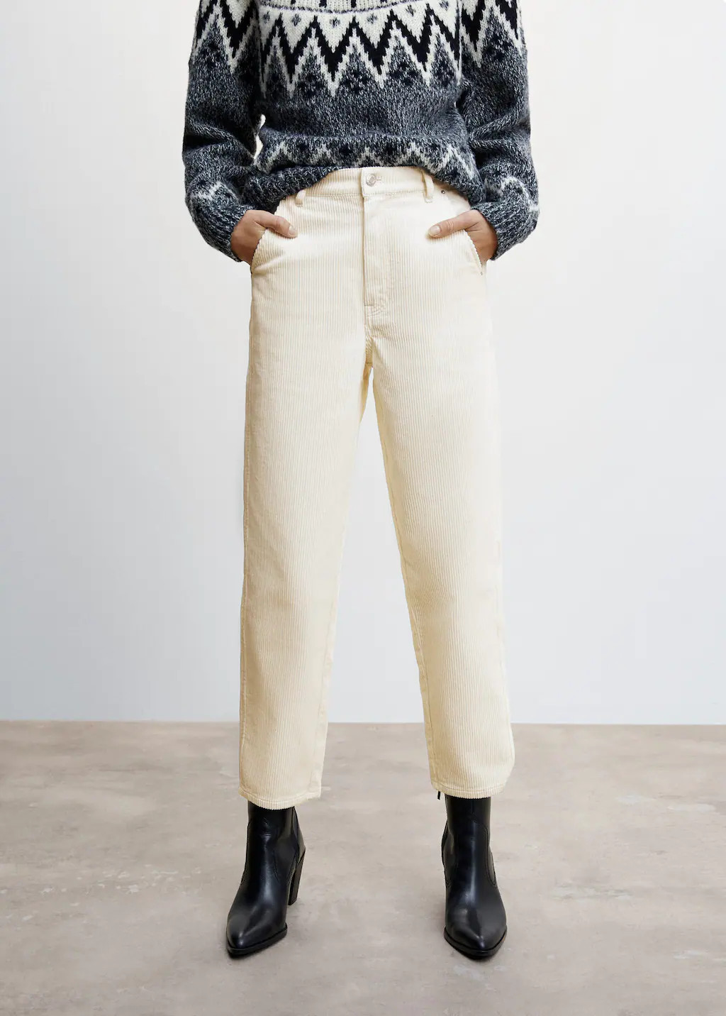 Corduroy jeans | White Jeans Outfit | White Pants | Winter Outfit Inspo | MANGO (US)