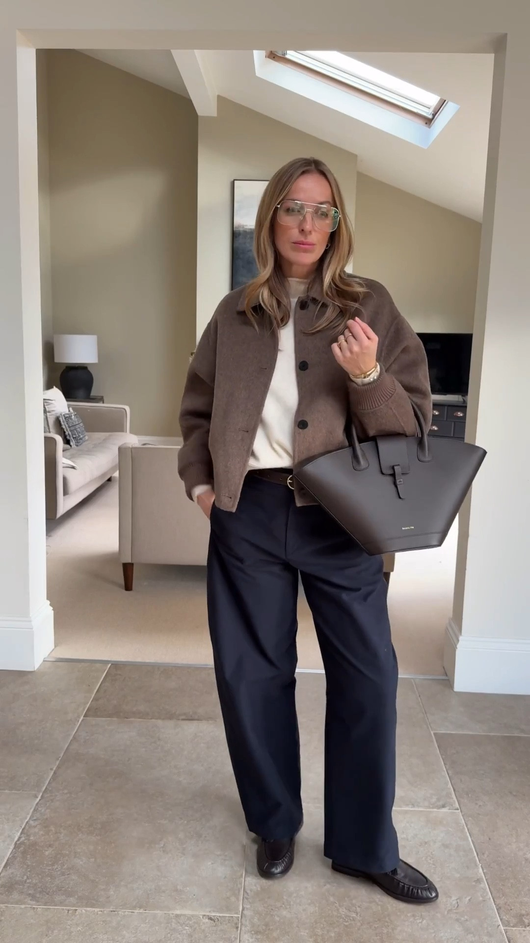 Styling those top rated barrel trousers as I know many if you have them and they are super versatile. 

This wool blend double cloth bomber is beautiful , effortless style and easy to layer over lots of outfits 

Sizes 
Trousers Large - regular length
Jacket - large
Long sleeve t - medium 
Cashmere knit - medium 

Bag is from PARIS/64 * PR 


#LTKworkwear #LTKstyletip #LTKwinter