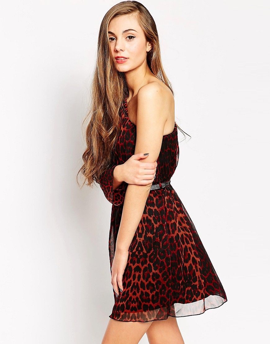 Jasmine – Kleid mit One-Shoulder-Träger und Leoparden-Print | Asos DE